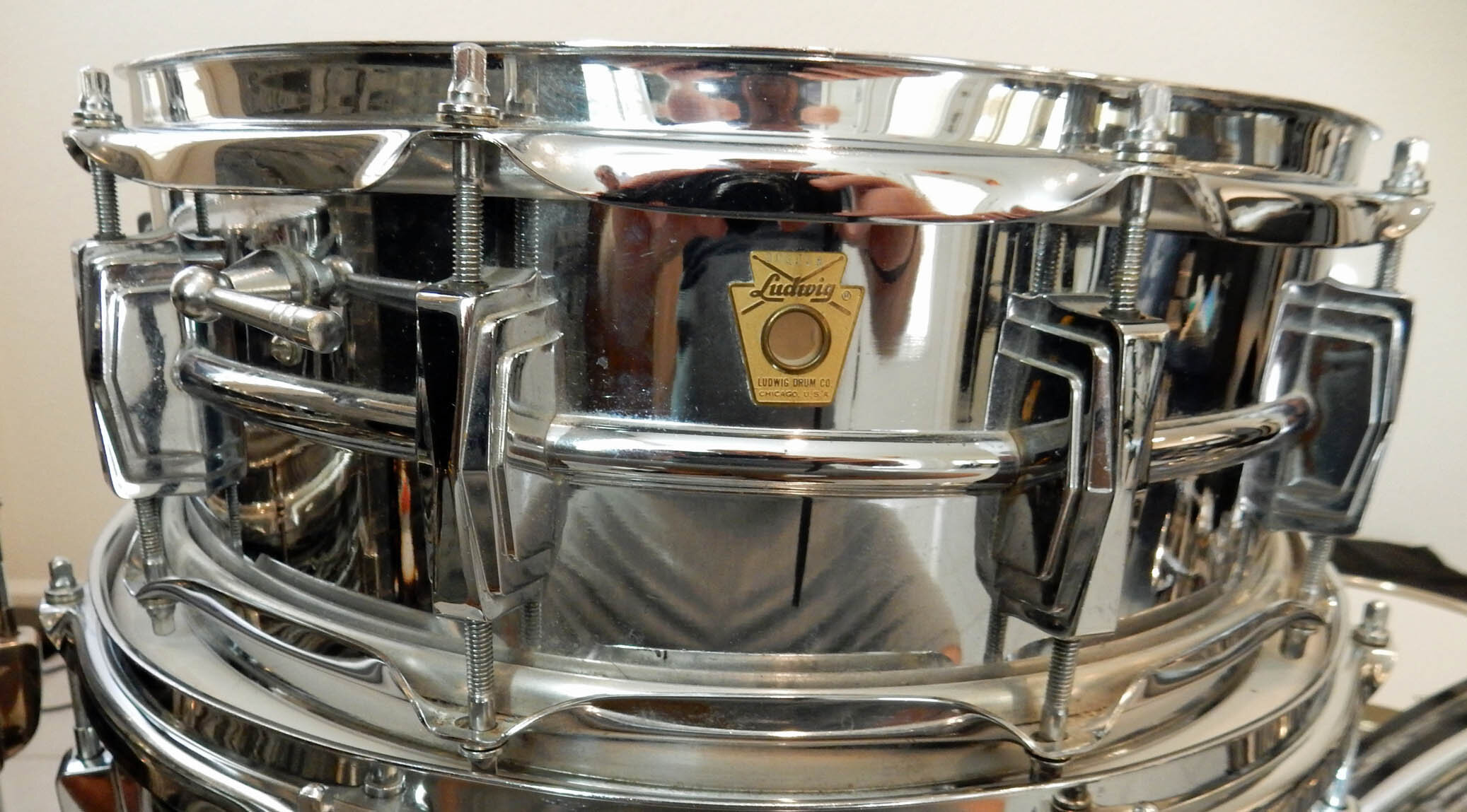 Ludwig chrome snare 2.jpg