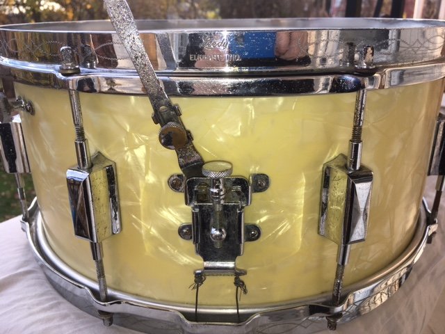 1938 Leedy Broadway with Rare 4 Point Strainer