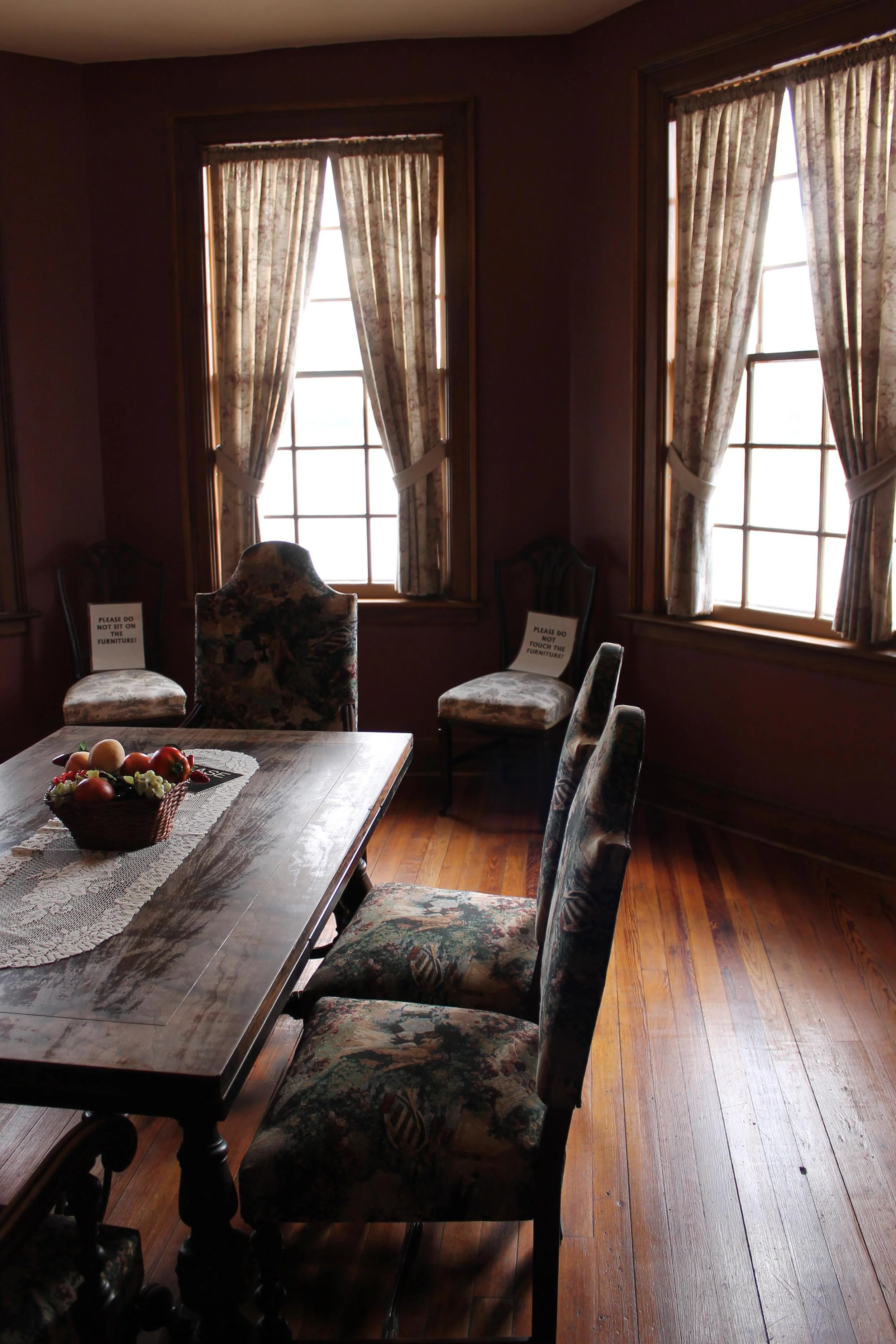 boldt_boathouse_diningroom.JPG