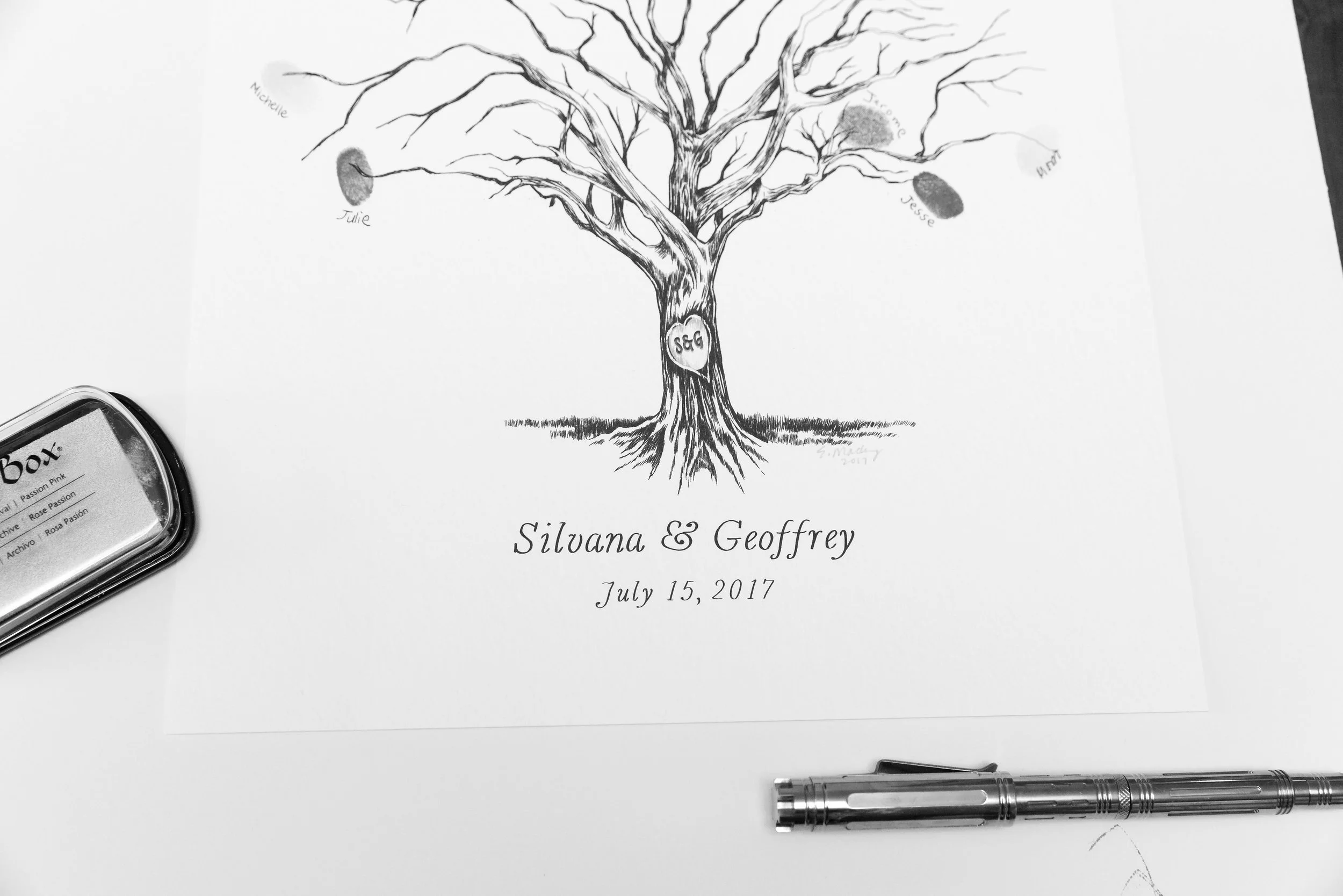 Loved this creative way for guests to "sign-in". Guests left their fingerprint on a branch of the tree and signed their name for Silvana and Geoffrey to remember.