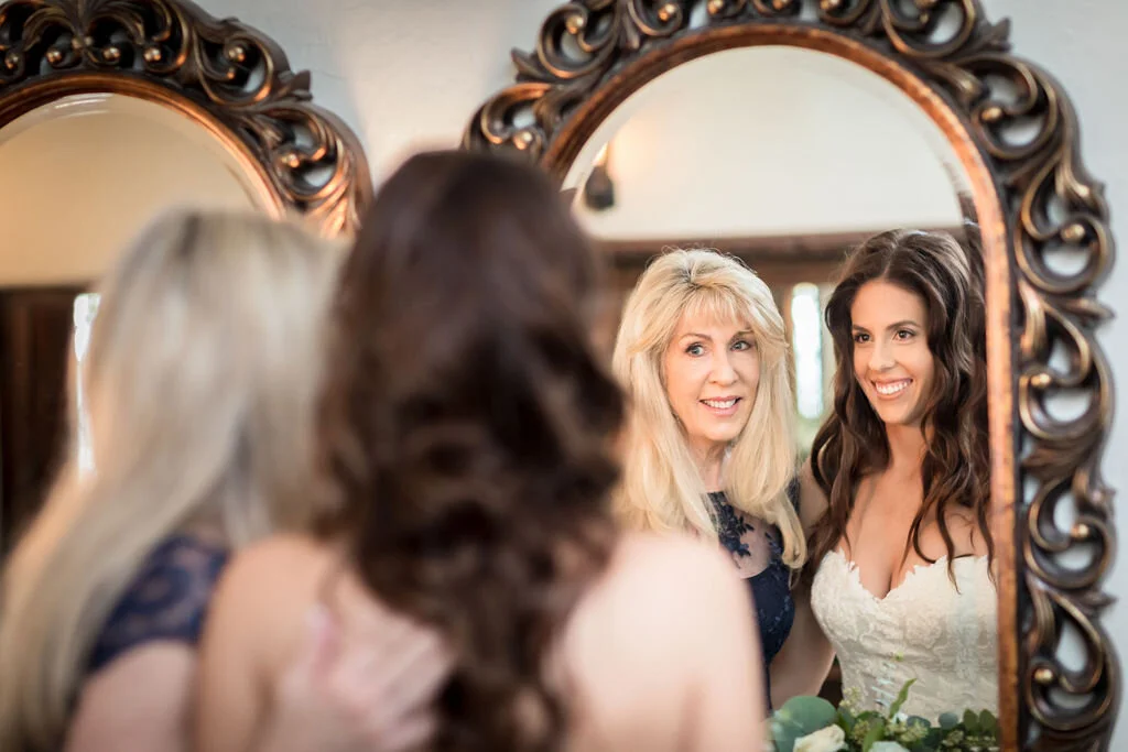 ! Mother Daughter Getting Ready Wedding Photographer 628A3563.jpg