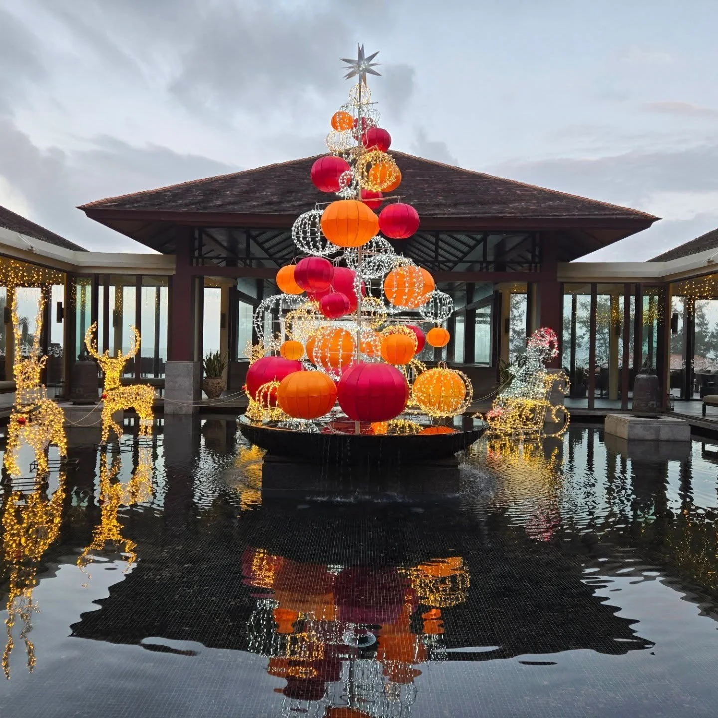 A very Merry Christmas to all from South East Asia. 

#explore