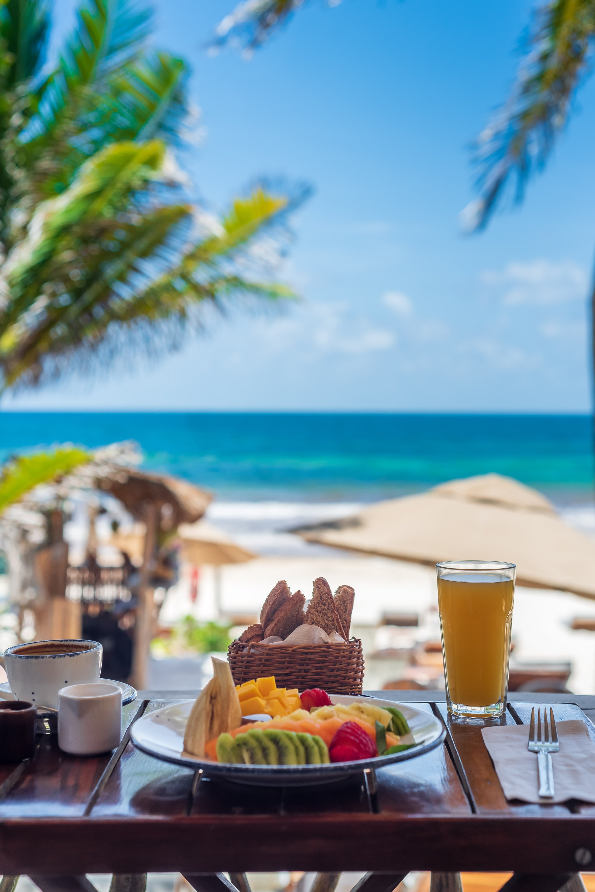 PRIVATE BEACH FRONT DECK