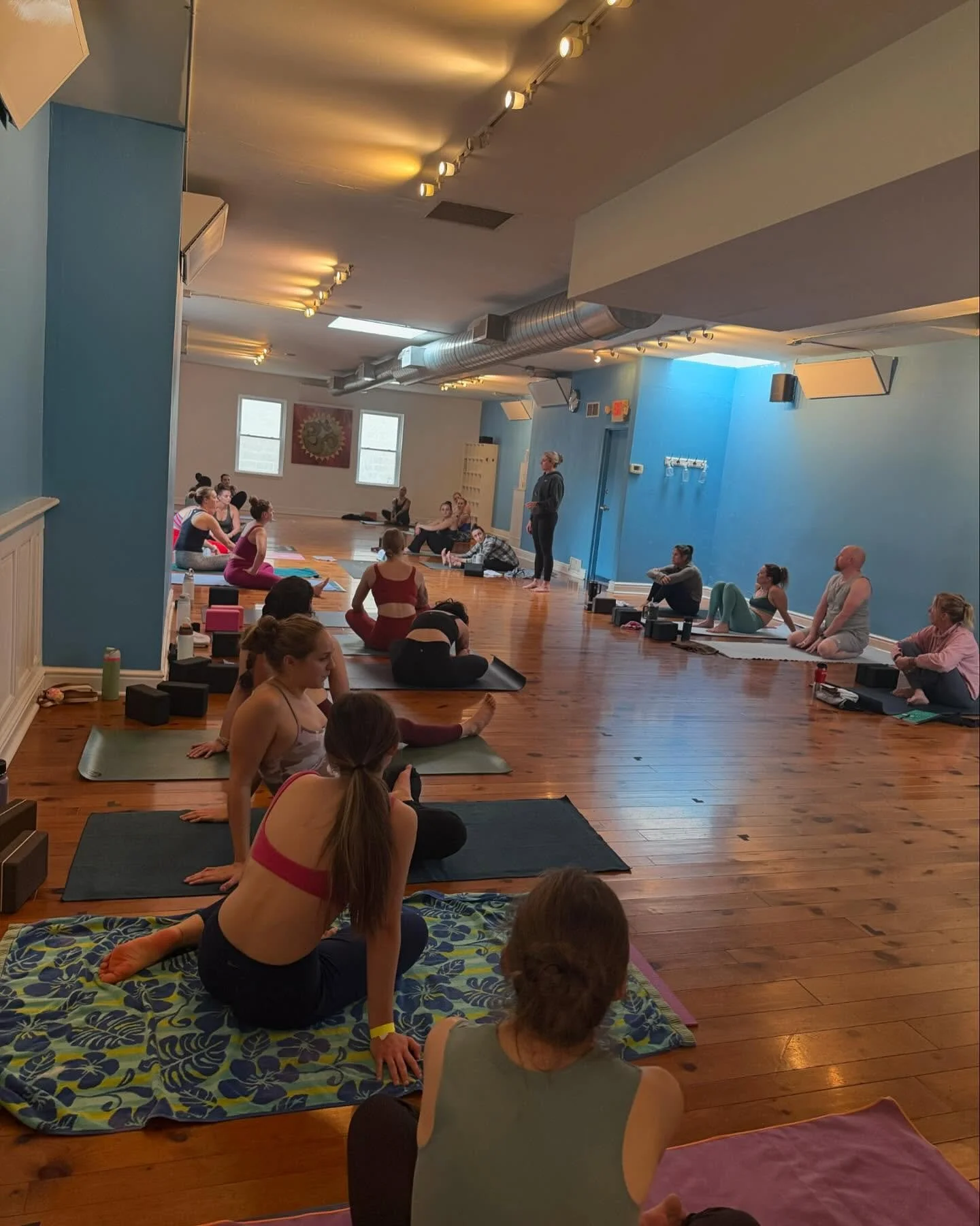 A massive thank you to everyone who joined our Arm Balancing Workshop with the incredible Lisa today! 🙃🌟
It was amazing to see so many of you challenging yourselves, trying new things, and supporting each other as you learned to take flight.
We hop