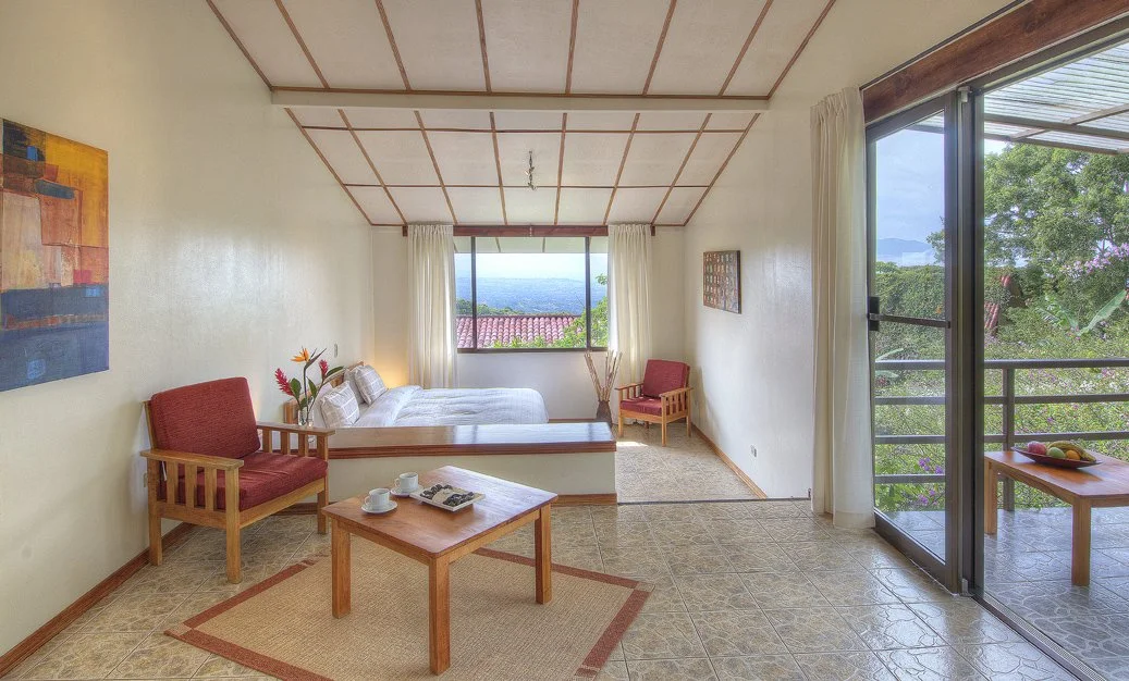 0024_Tri-Level Interior 1.jpg