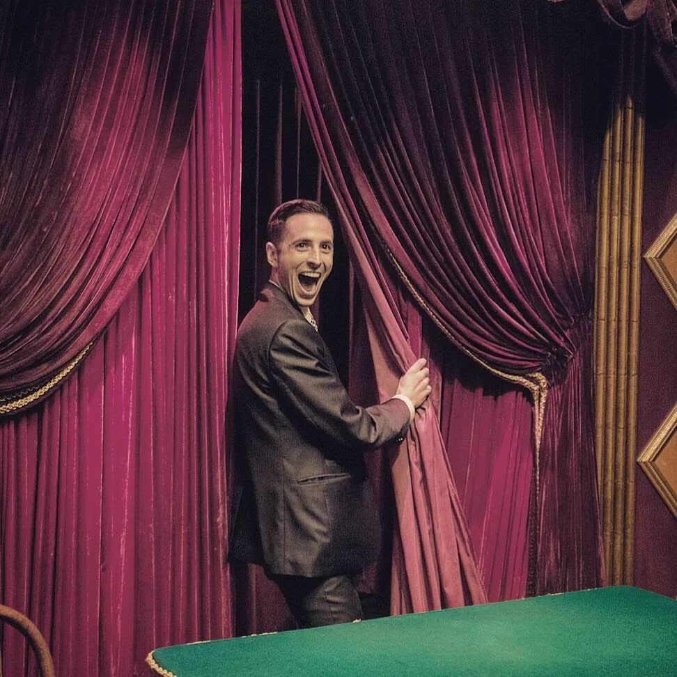 Close-Up Performance @ The Chicago Magic Lounge