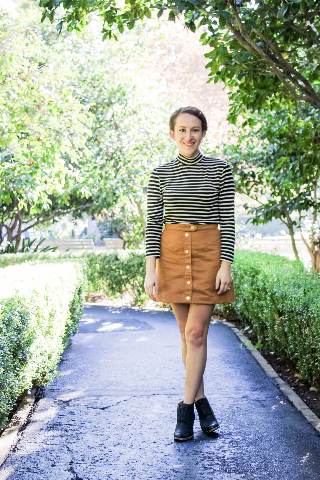 Stripe mockneck top and cognac colored button front skirt outfit | fall capsule wardrobe | tintedgreenblog.com