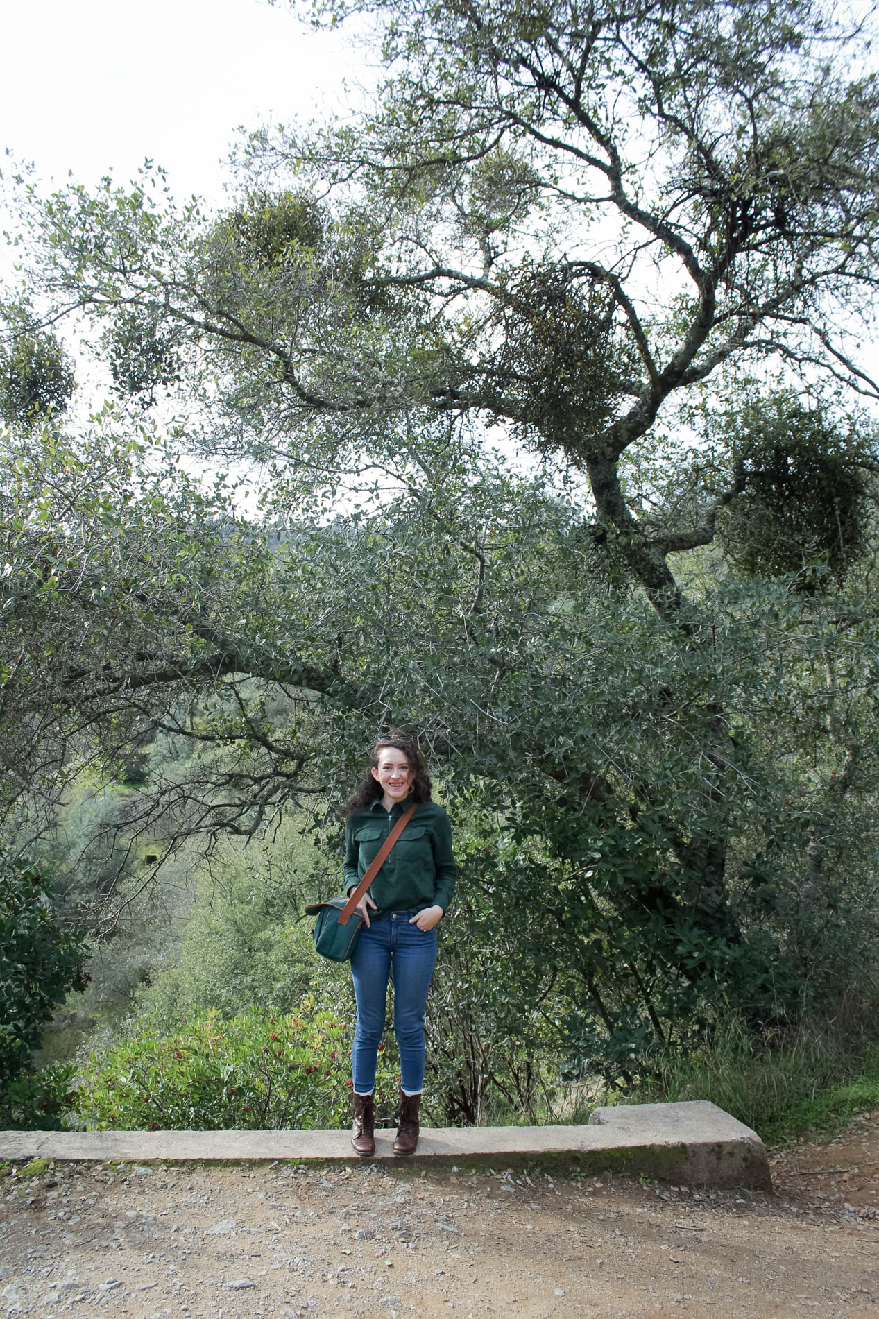 winter capsule wardrobe hiking outfit | tinted green