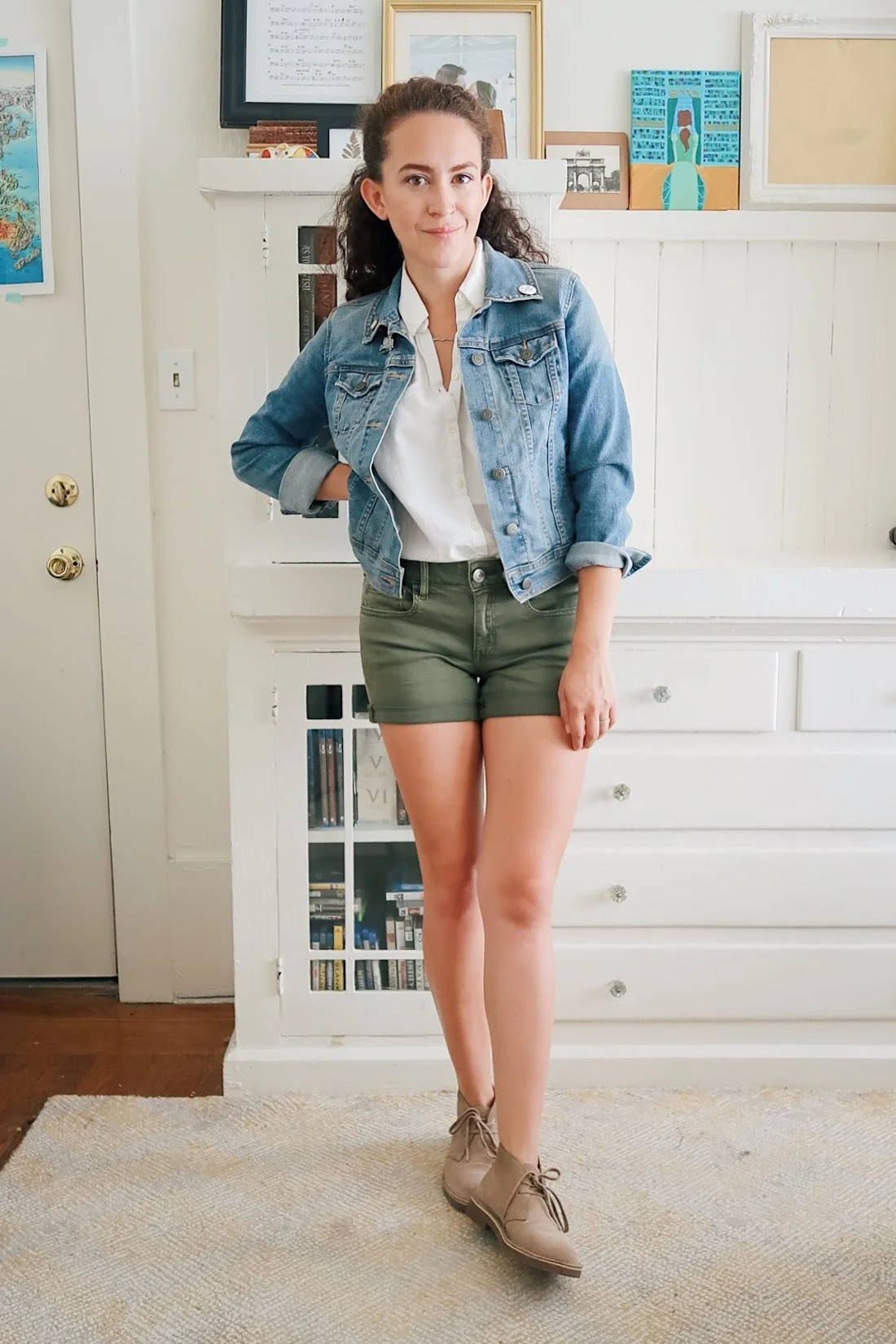 my mid-season mini haul included these green high rise twill shorts from american eagle. so comfy and so easy to wear. styled with a white madewell button up shirt, tan clarks desert boots, and my old navy denim jacket
