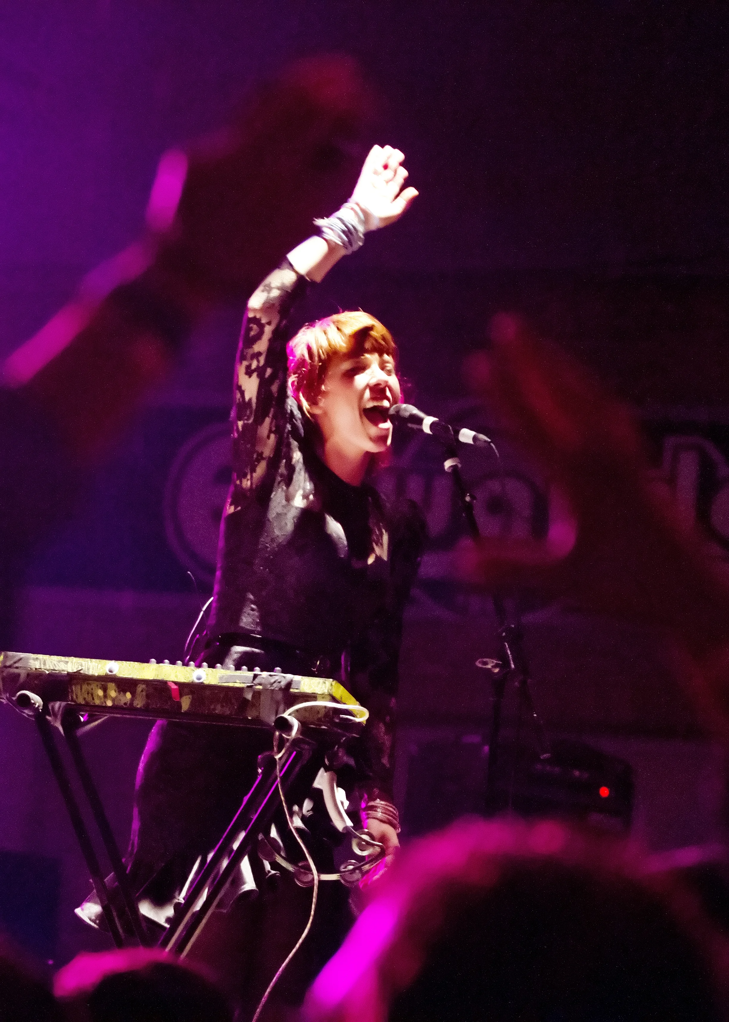 092812.grouplove.ed.245.pb.jpg