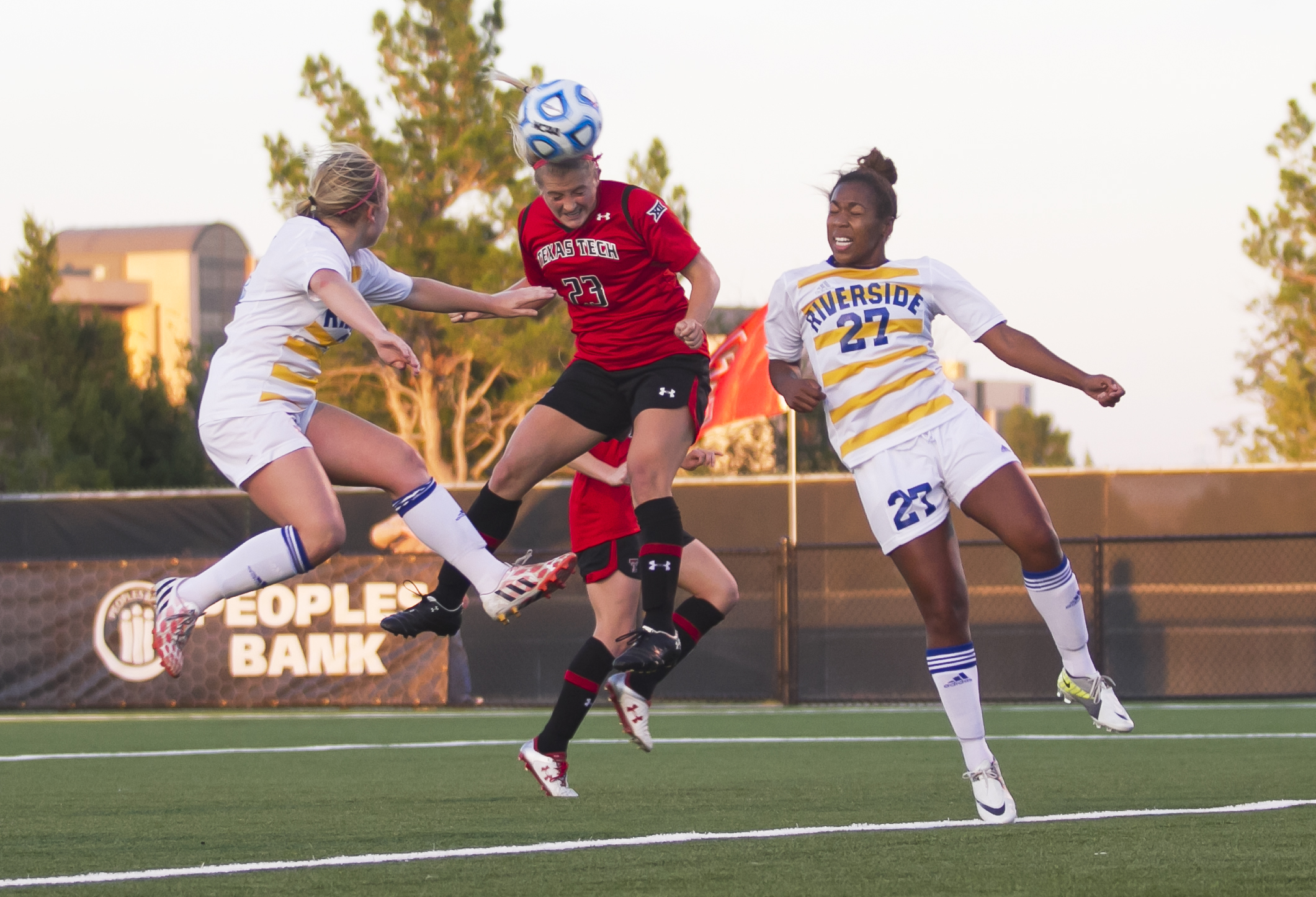 092814.soccervriverside.ed573.jpg