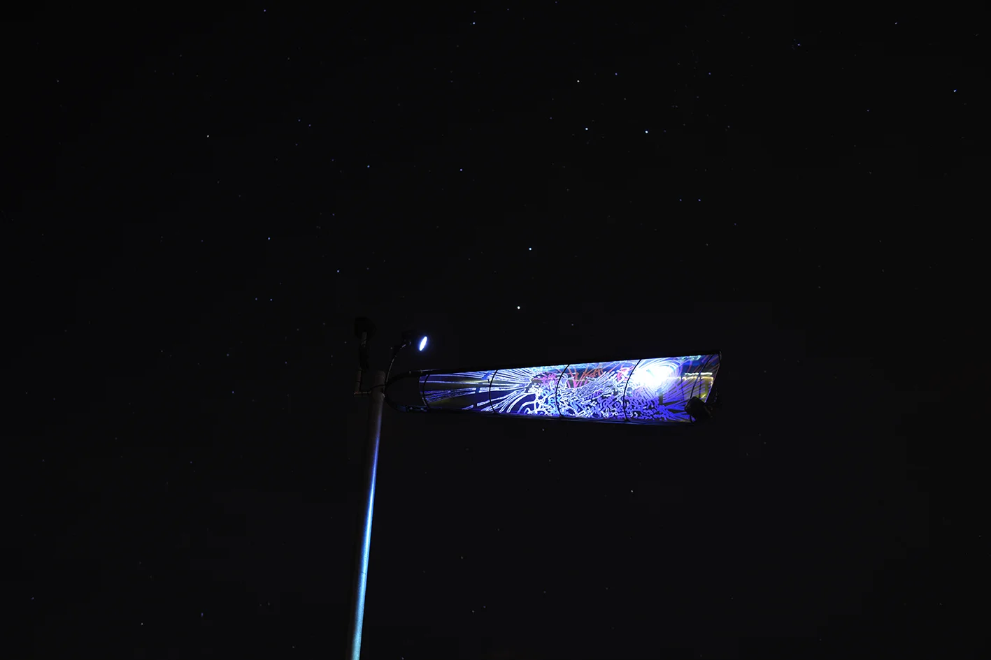 solar wind: magnus magnes magnifique!