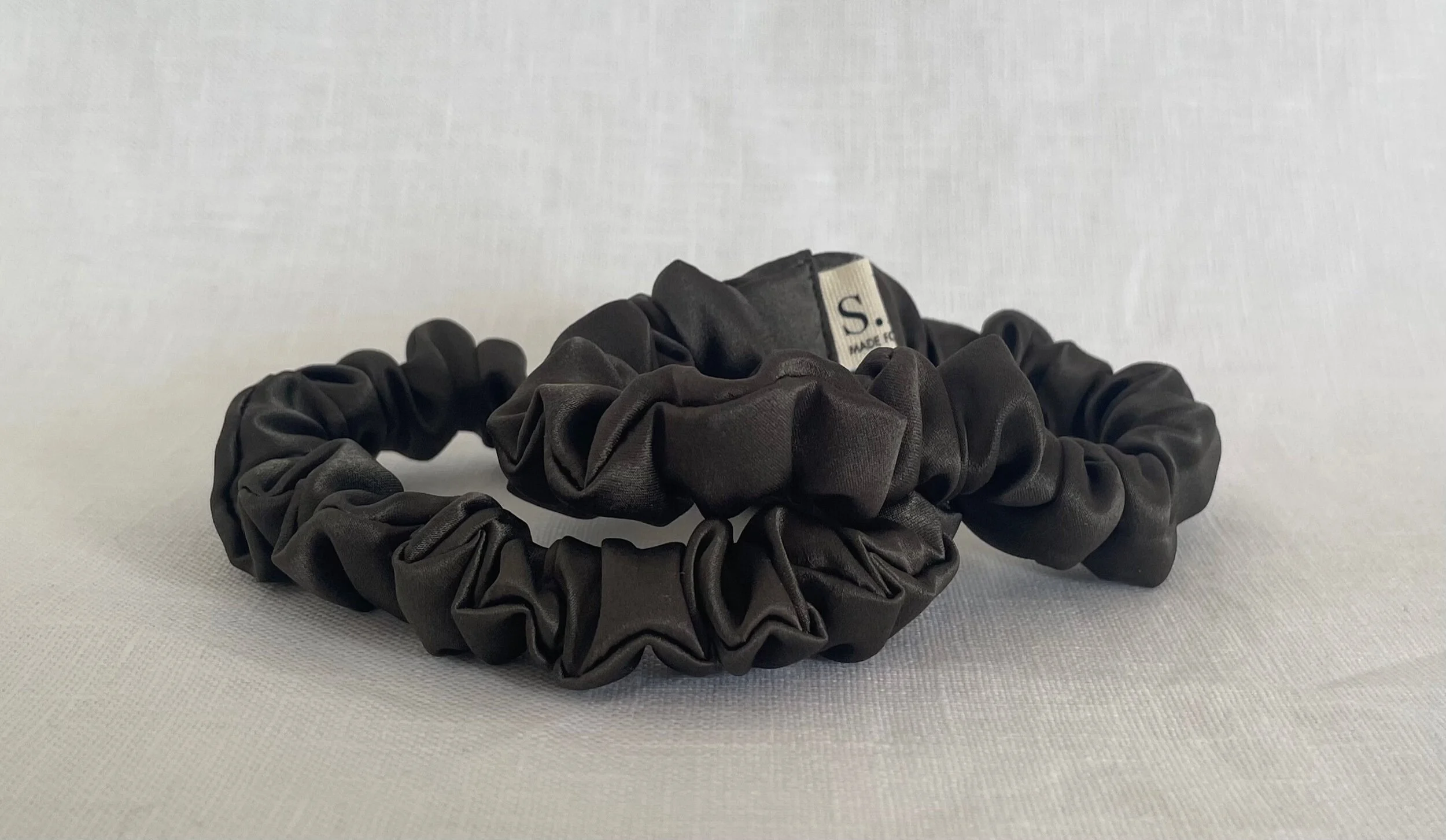 A2443A9B-D8FF-43BA-955E-4FE8F73DA487