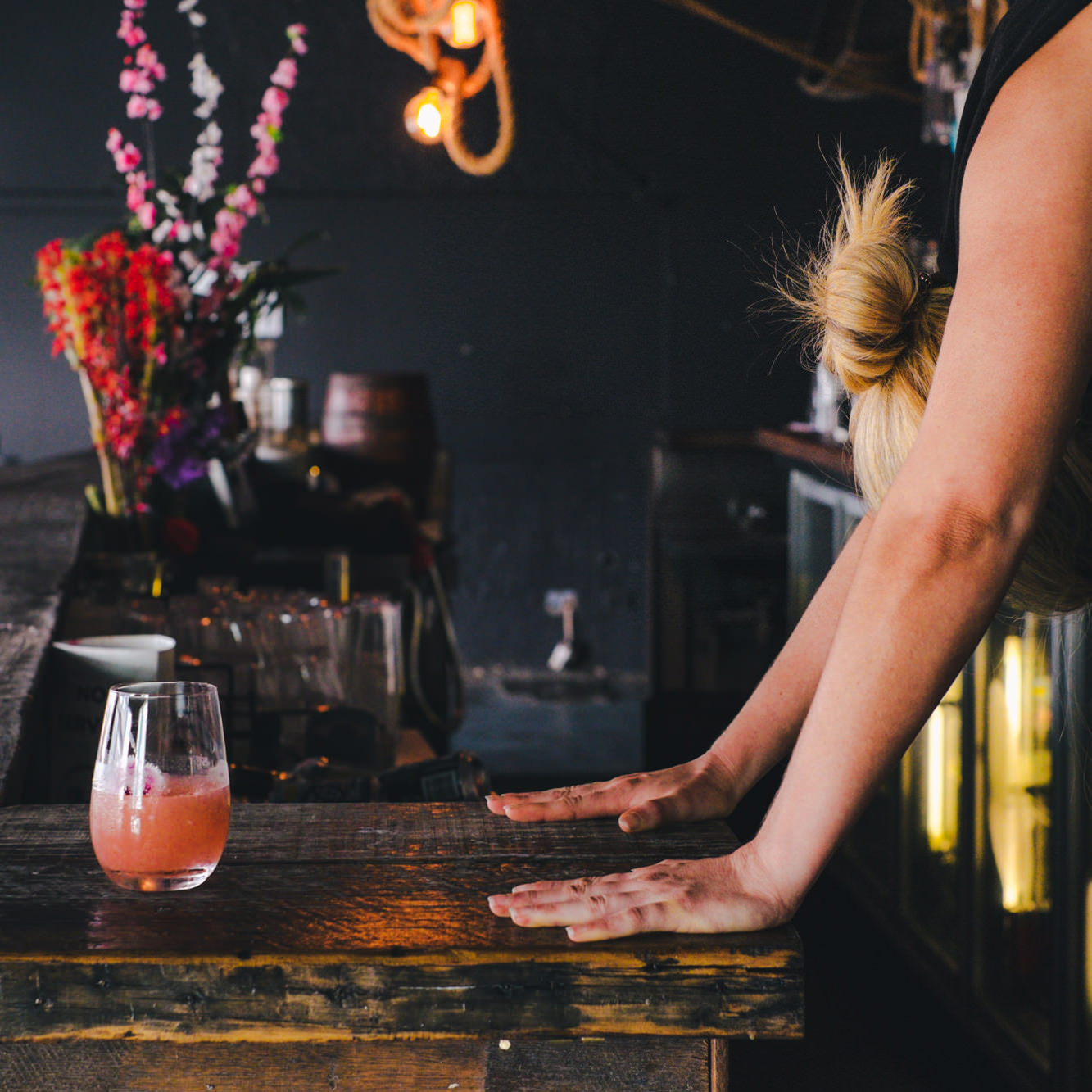 This Valley Bar Is Teaching Barre Classes With Frosé!