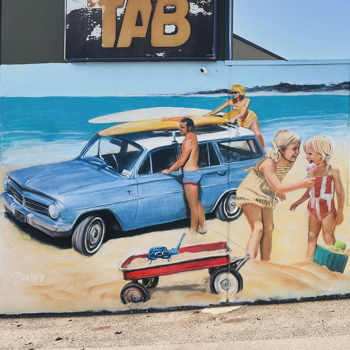 My brief for this mural was to paint something &ldquo;nostalgic and reminiscent of times gone by,&rdquo; and Miami &mdash; now known as Falcon in Mandurah &mdash; provided no shortage of inspiration. 

Back in the day, Miami was a major holiday and s