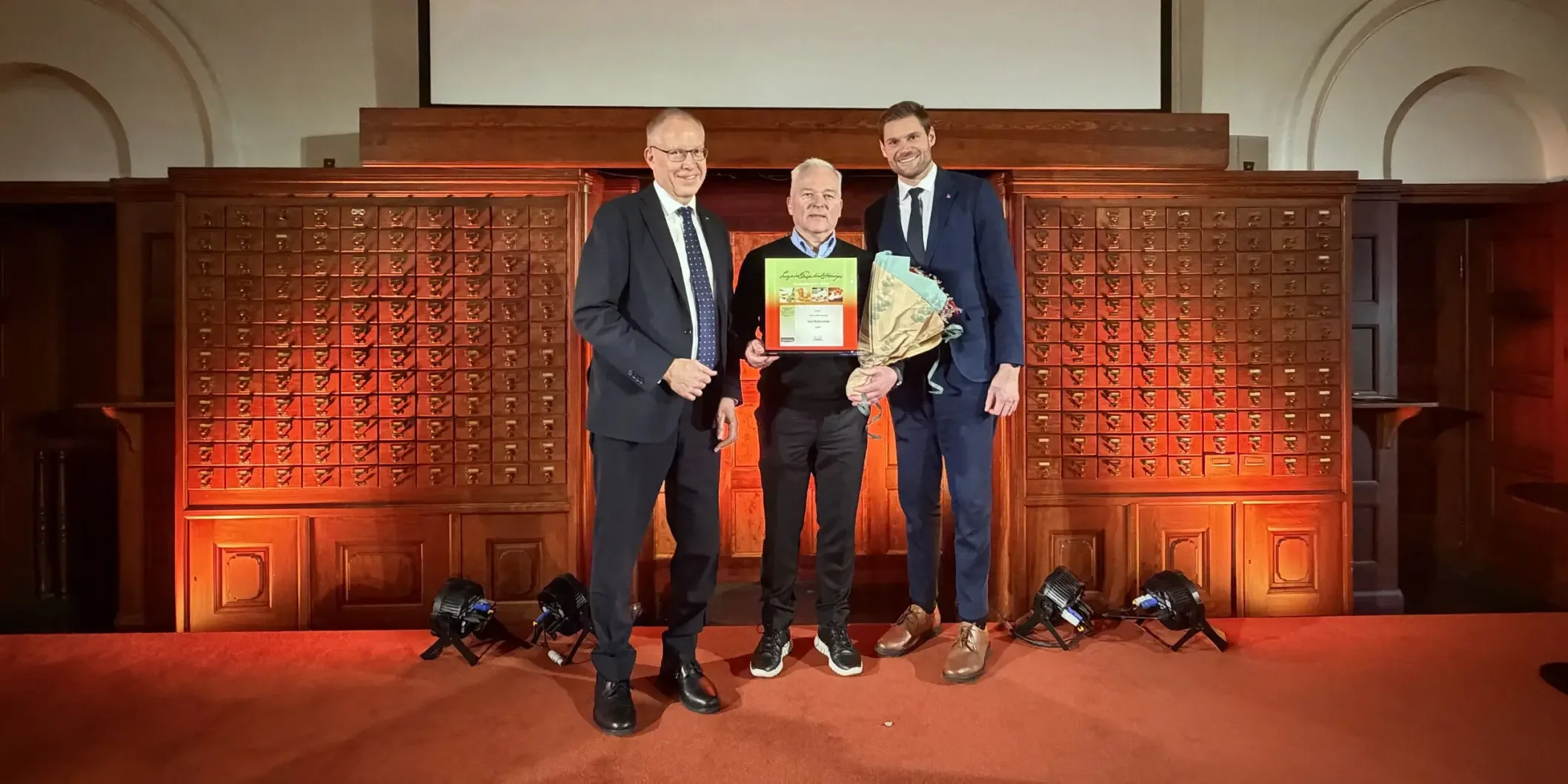 Ingrid Espelid Hovigs matkulturpris  til Geir-Rune Larsen. Avdelingsleder ved Strinda vgs. 