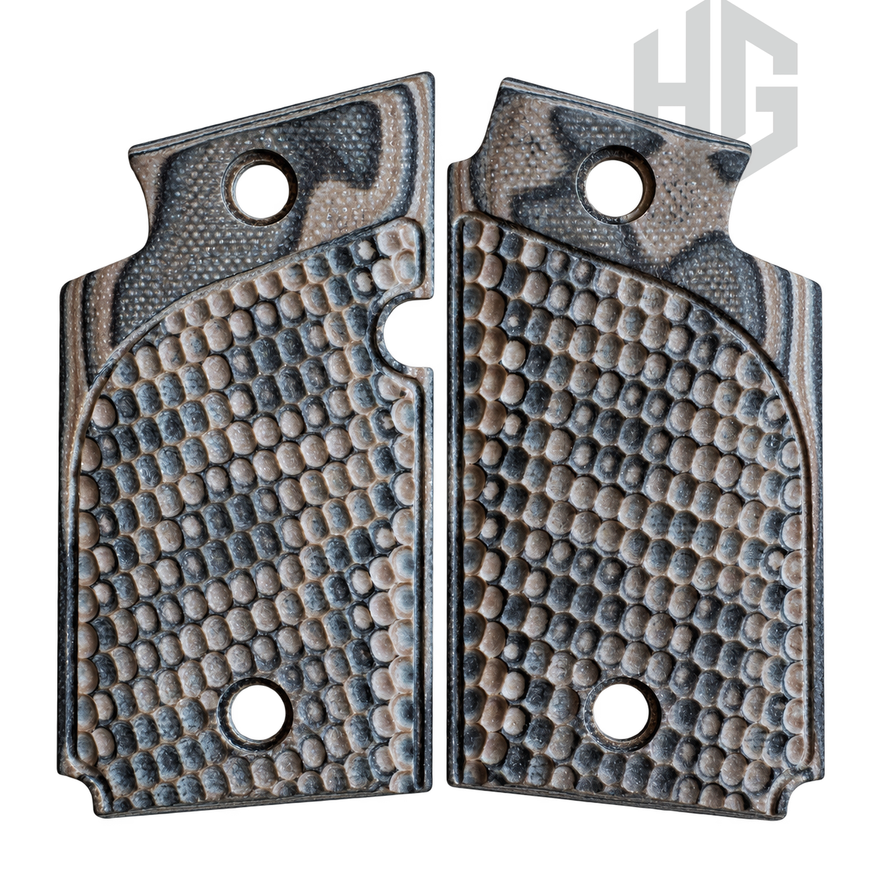 ประกับด้าม Hogue P938 สองข้าง แสดงพื้นผิว Piranha ลาย G-Mascus Dark Earth และรูยึดสกรู