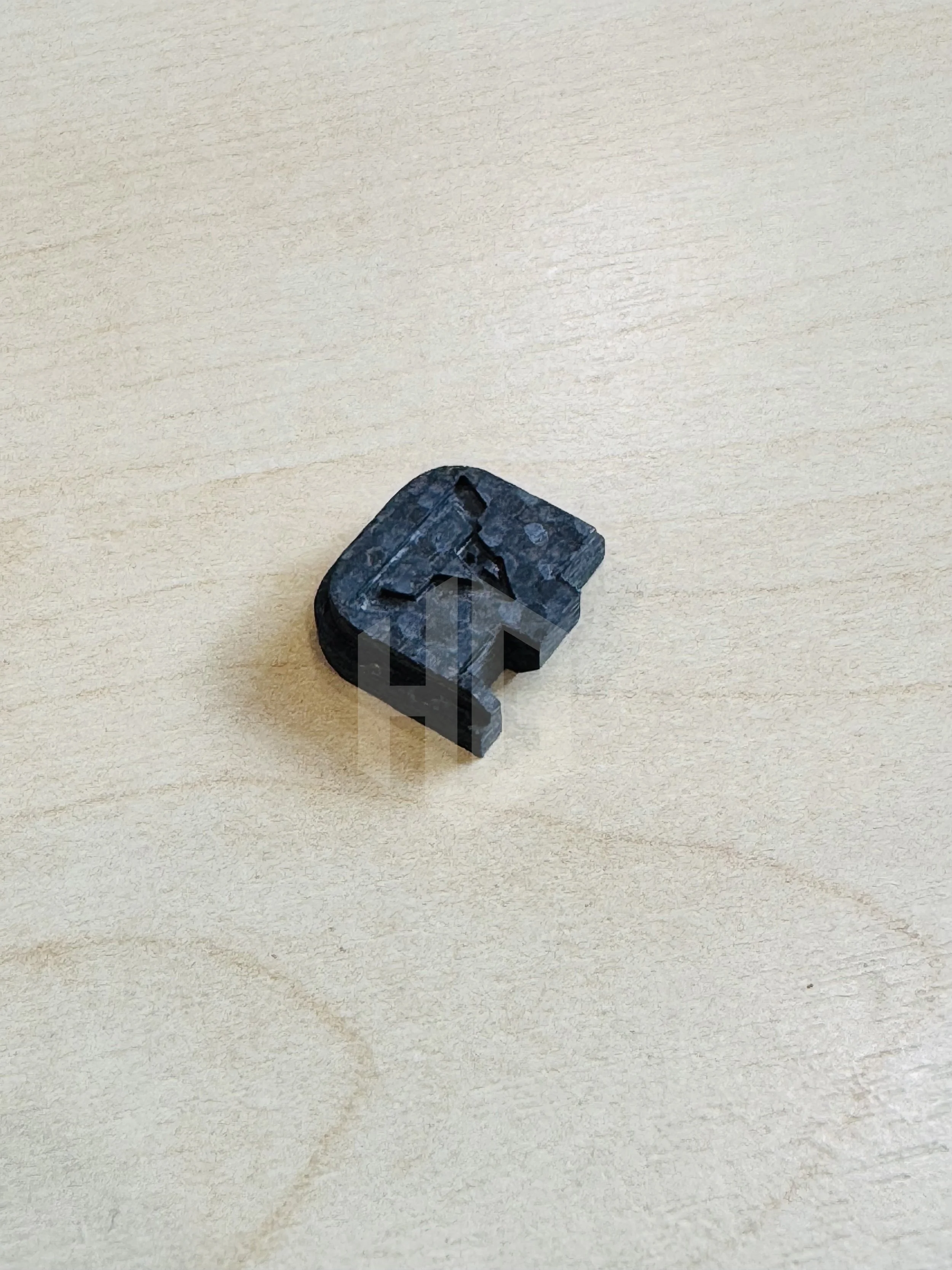 แผ่นปิดท้ายสไลด์ TTI ลายคาร์บอนไฟเบอร์สำหรับ Glock 43 พร้อมโลโก้ TTI