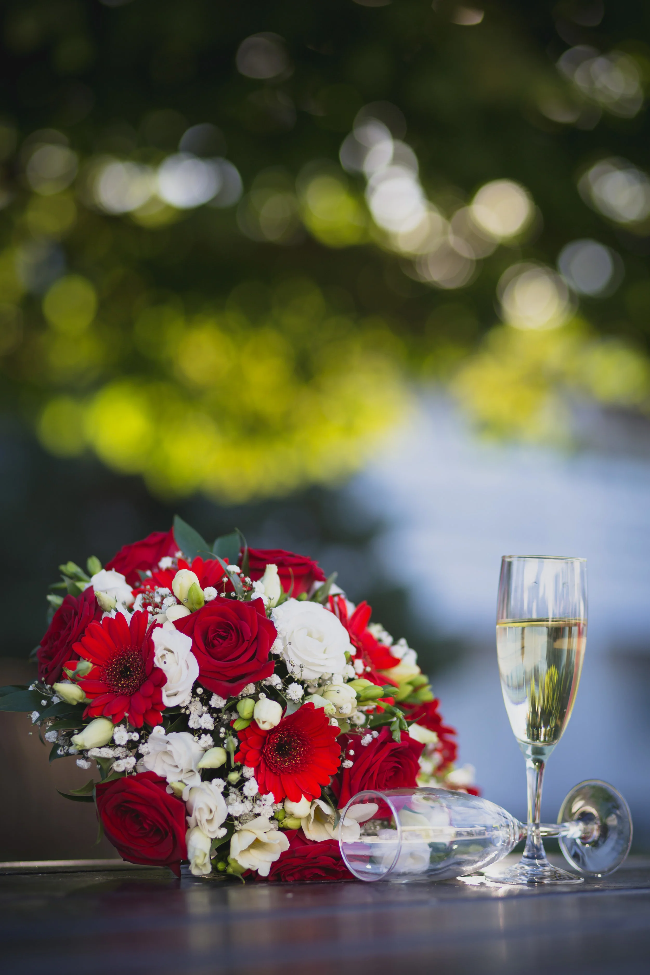 Bouquet and Champagne Glasses (www.olikitephotography.com).jpg