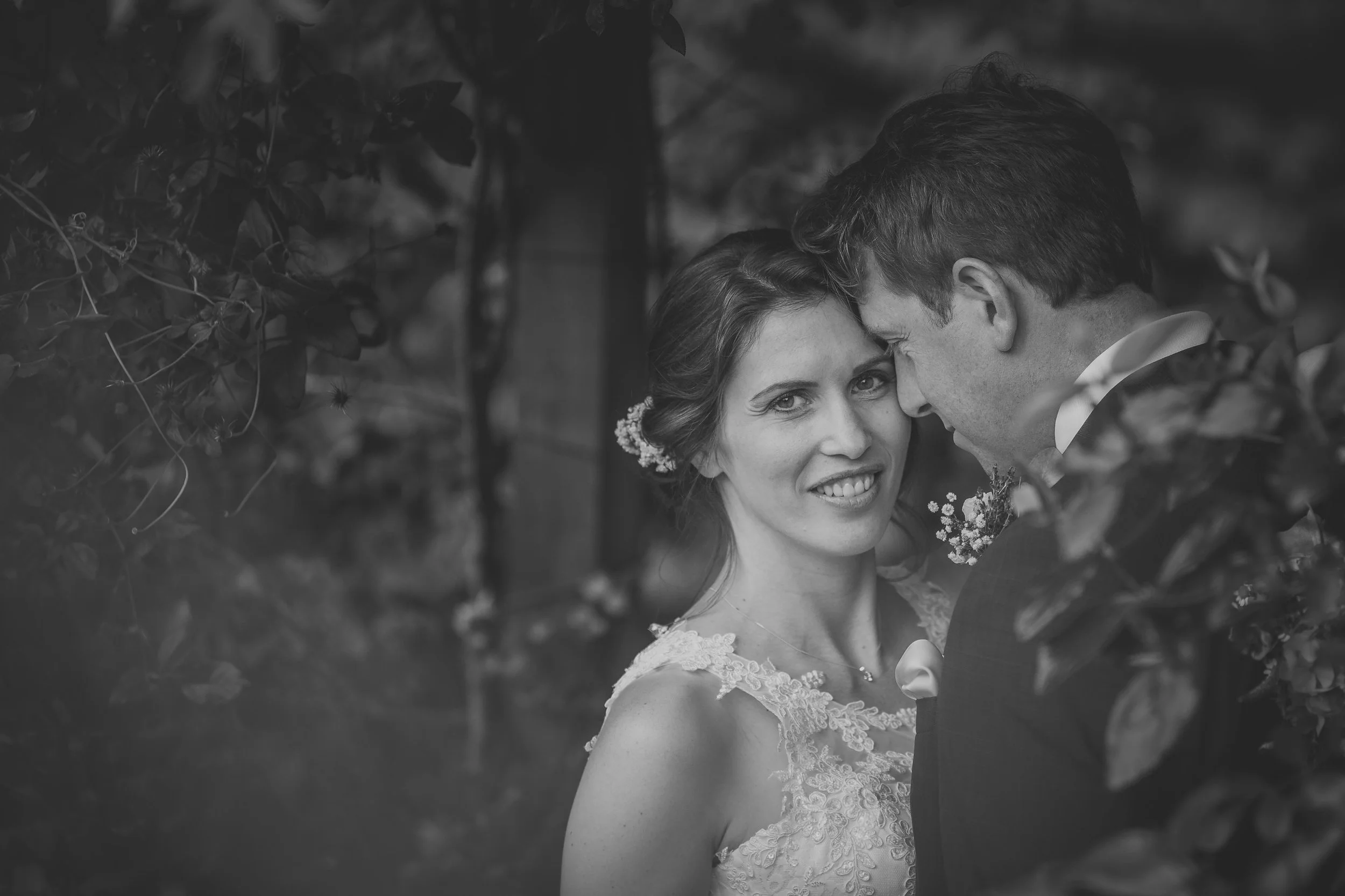 www.olikitephotography.com - Couple at RHS Garden Rosemoor.jpg