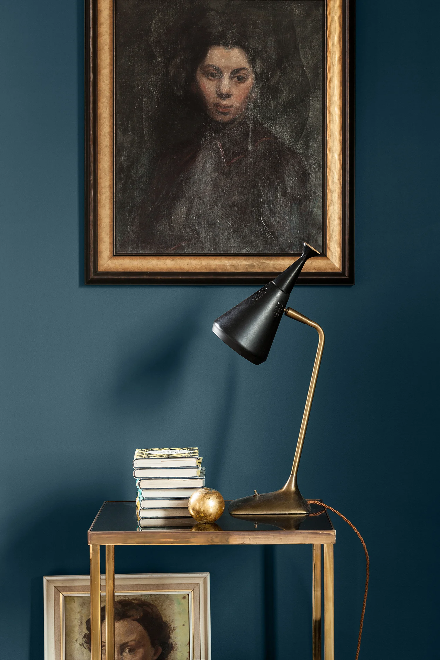 Dulux CF16 Dark & Light19001_ret.jpg