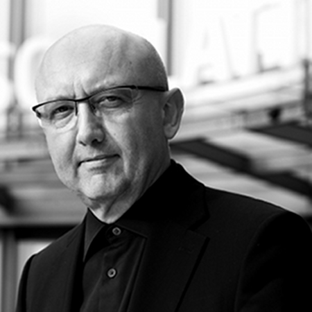 ULI WEINBERG Director of School of Design Thinking, HPI Hasso Plattner Institute / Potsdam, Germany Uli studied fine arts and design at the Academies of Fine Arts in Munich and Berlin. An expert in 3D computeranimation on scientific, industrial and art projects for ARD, BMW, Daimler Benz, Telekom or ZDF i.a., Uli founded different companies specialized on simulation, interactive 3D and cross media projects. Since June 2007, Uli is Director of the School of Design Thinking at the Hasso Plattner Institute in Potsdam. He is as well Visiting Professor at the Communication University of China in Beijing, and there since 2014 Honorary Director of the Design Thinking Innovation Center.