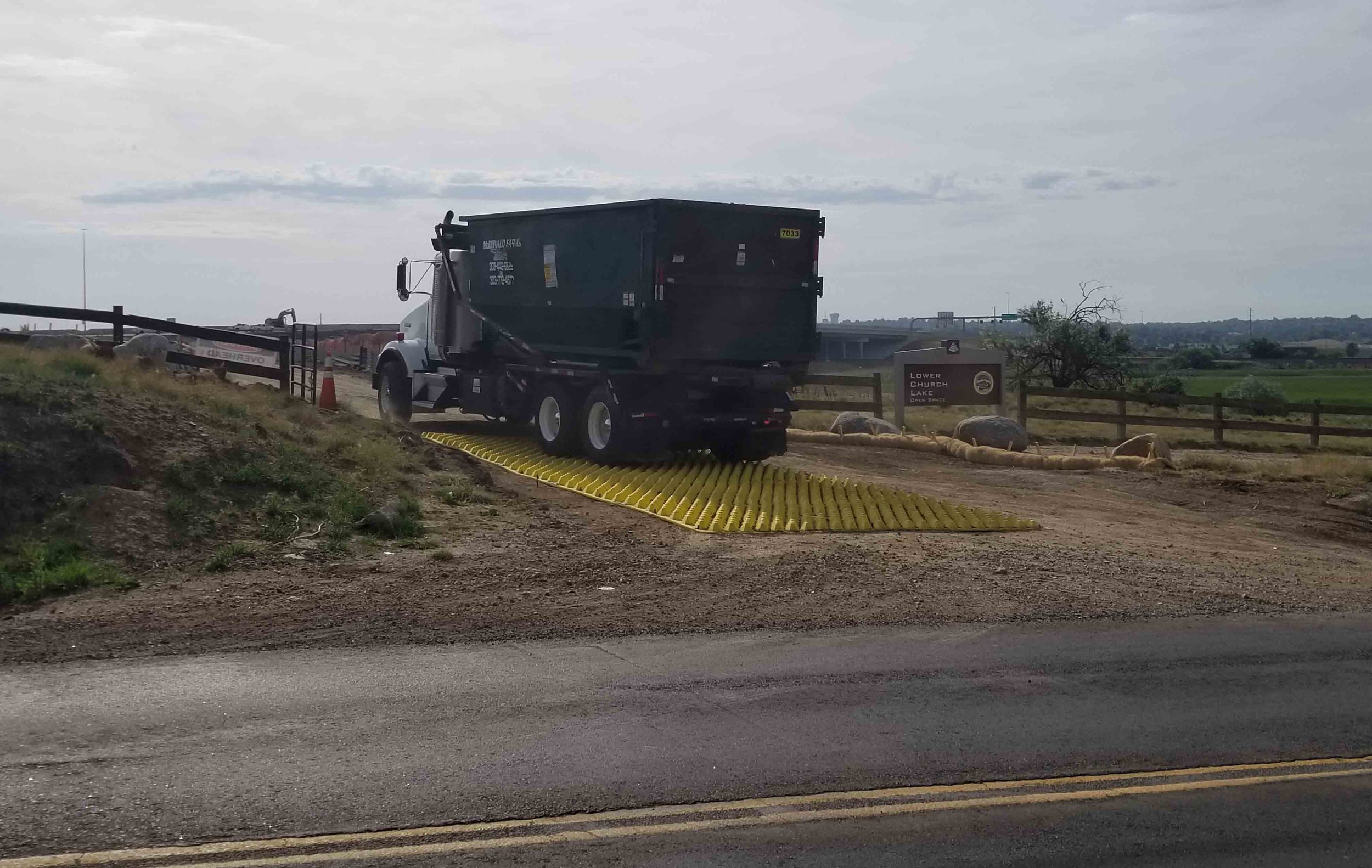 FODS_Kraemer_constructionMatting_accessRoadConstruction_constructionEntranceWashRack_exitGrid_mudMatConstruction.jpg