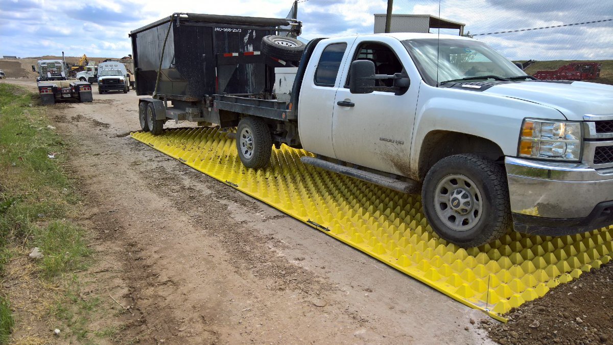 Rumble-Plates+Shaker-Plates+Reusable-Construction-Entrance+Portable-Trackout-Control+Portable-Shaker-Plates+FOD-Shakers+Wheel-Wash-Replacement+Portable-Wheel-Wash+Construction-Entrance-Exit-TC1-Vehicle-On-Site.jpg