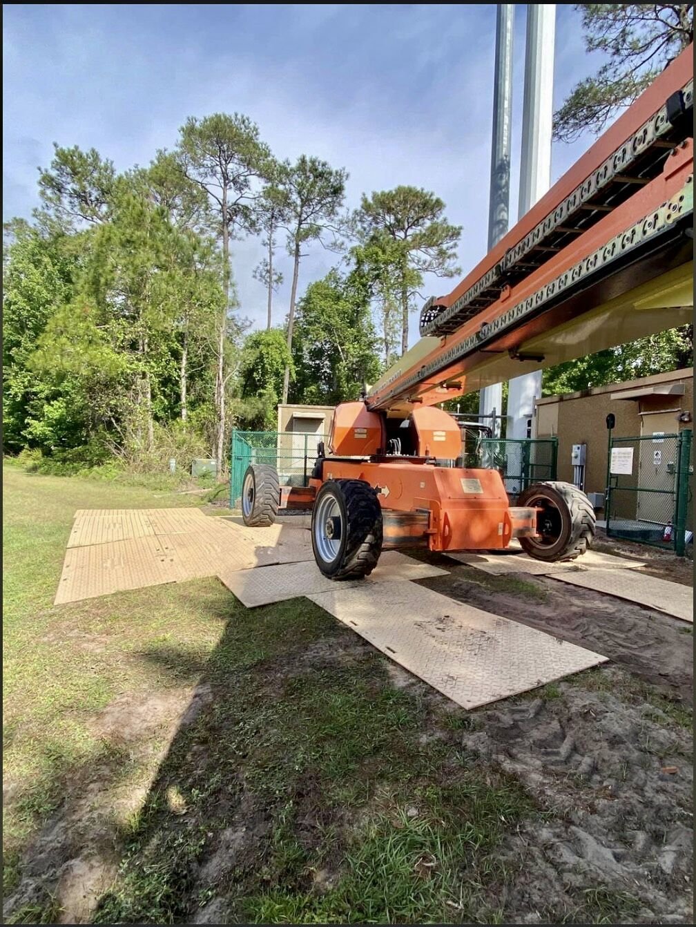 Scout_Ground Protection Mats_FODS_4x8_Composite Mat_ temporary roadways_temporary Aerial equipment_construction mats_Paver Protection_Ground Protection Mats non-slip tread_ Ultra-high-molecular-weight polyethylene_HDPE_Work platforms_Composite plywood.jpg