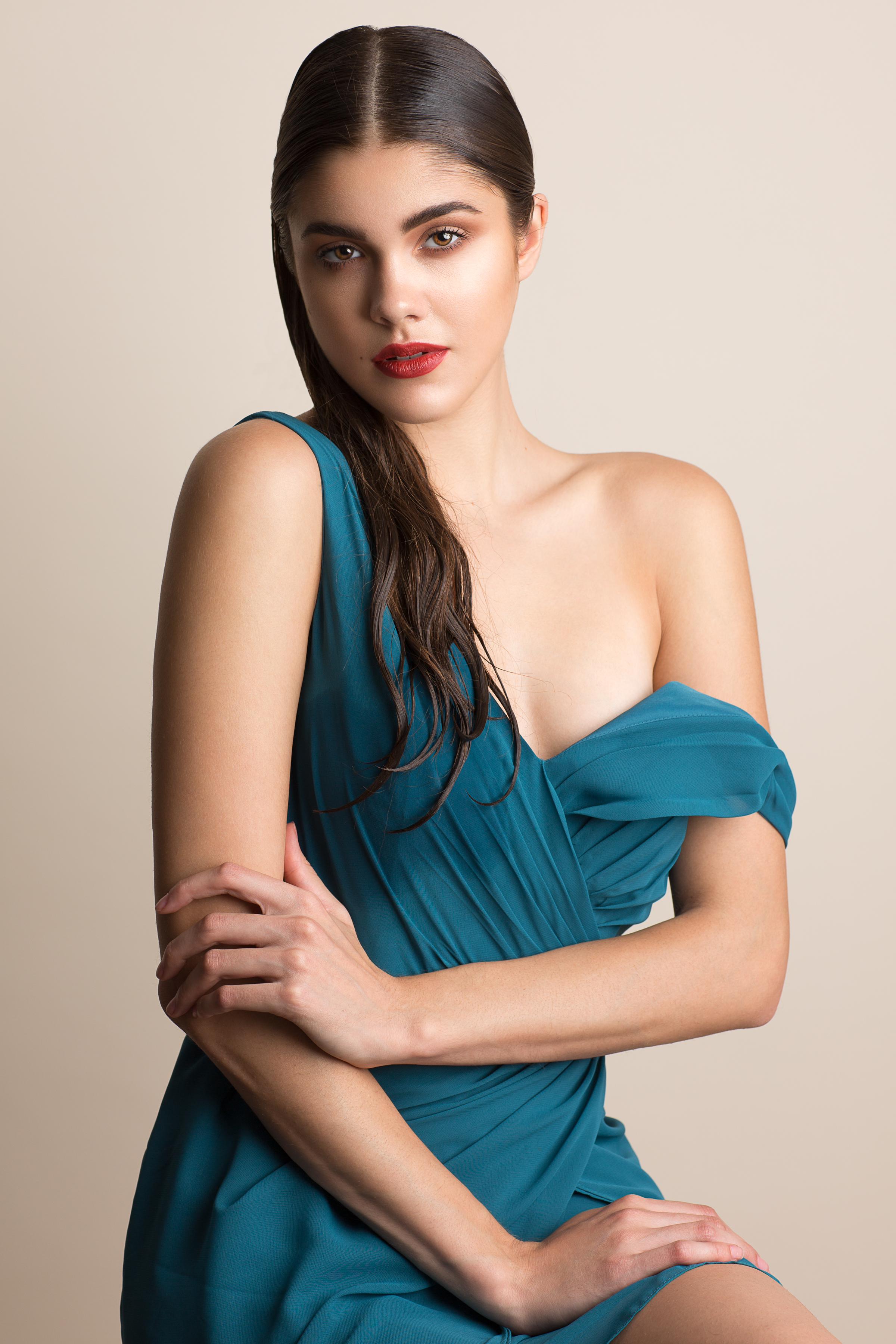  MODEL | Rhiana Long AGENCY | Edge Agency MUA | Lisa Hallam Makeup Artistry WARDROBE | UnVeiled Dress Co. Ltd. PHOTOGRAPHY + RETOUCH | Nicole Romanoff 
