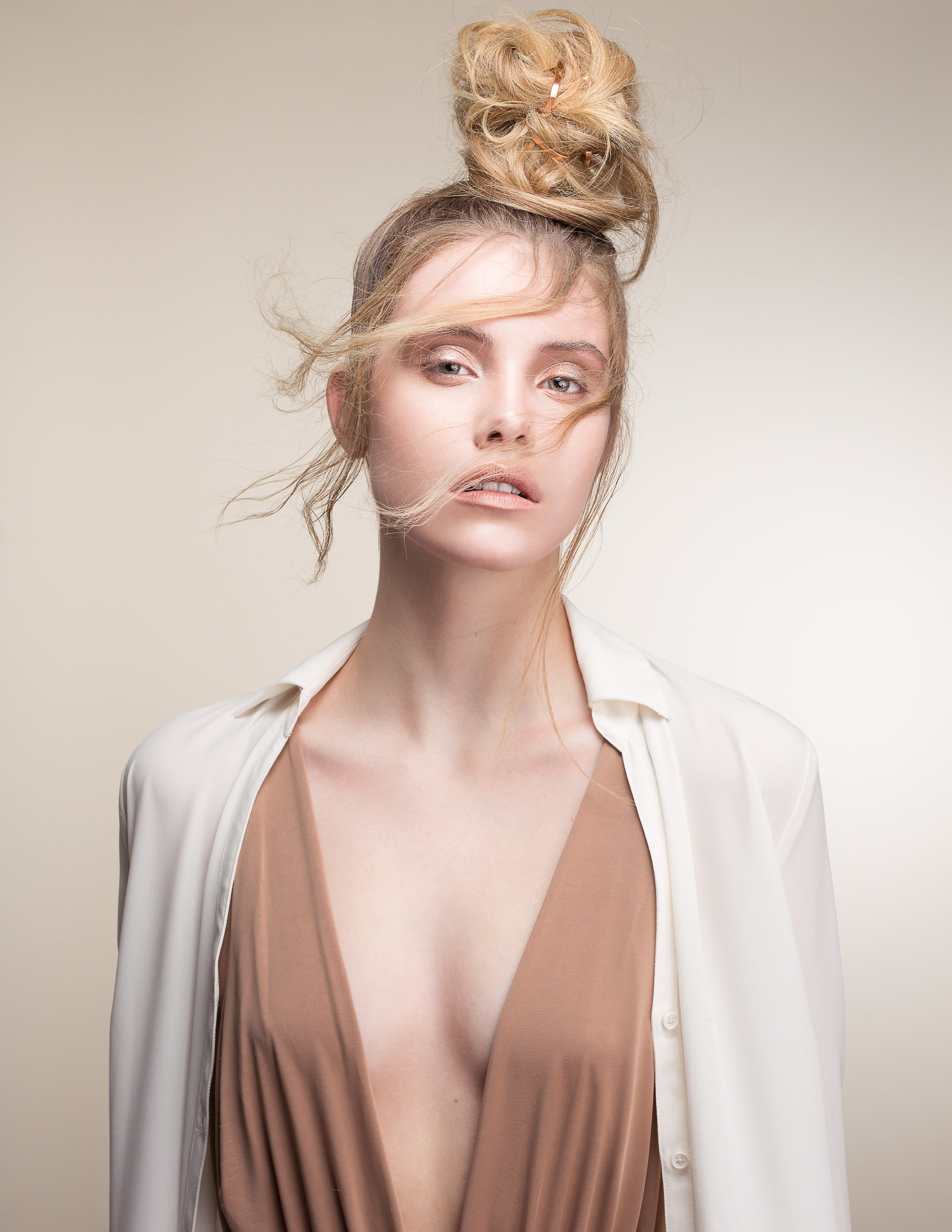 MODEL | Hannah Audette AGENCY | Edge Agency MUA | Sara Lindsay Makeup Artist MUA ASSIST | Lisa Hallam Makeup Artistry HAIR STYLIST | Alicia Soulier WARDROBE | Tonic Saskatoon + Cedar & Vine STYLING ASSIST | Justine Romanoff PHOTOGRAPHY, STYLING, RETOUCH | Nicole Romanoff PHOTO ASSIST | S.J. Kardash LOCATION | Saskatoon, SK