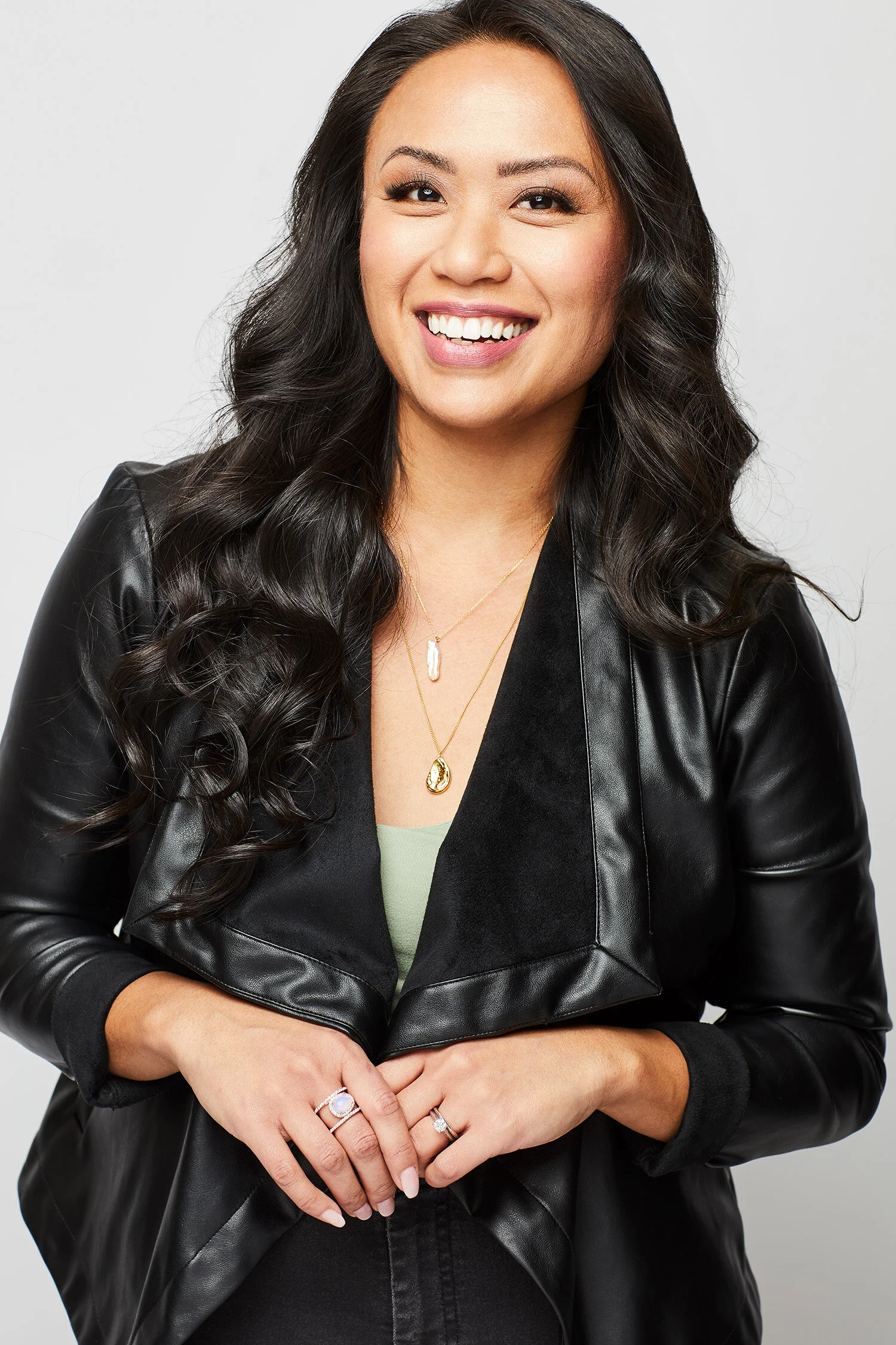 NICOLE ROMANOFF PHOTO | Saskatoon, Saskatchewan, Canada | Headshots