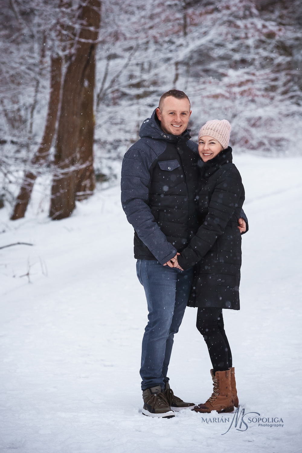  Zimní předsvatební focení snoubenců v okolí Sport a Relax areálu Bozeňov nedaleko přehrady. 