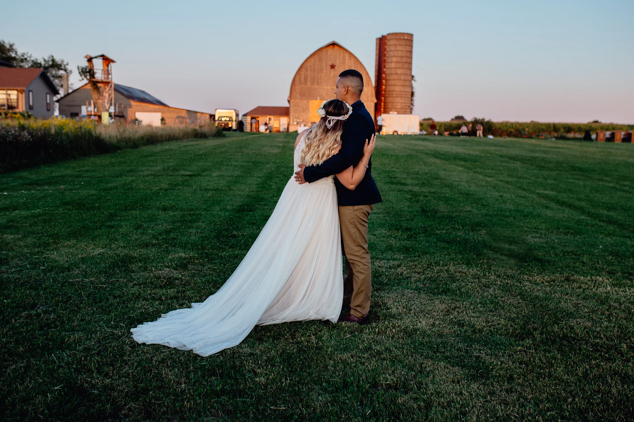 bride-and-groom-portrait--at-sugar-creek-barn.jpg