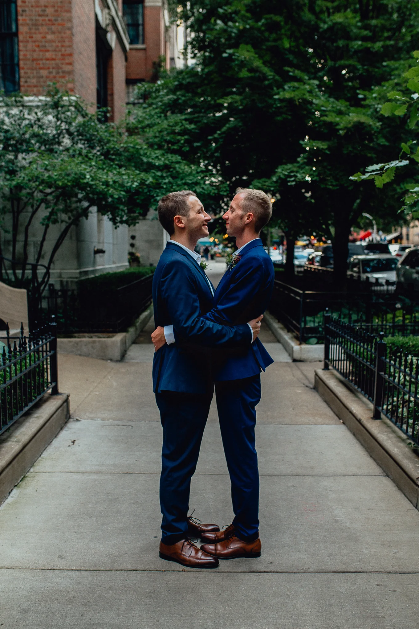 thompson-chicago-hotel-wedding-groom-portrait.jpg
