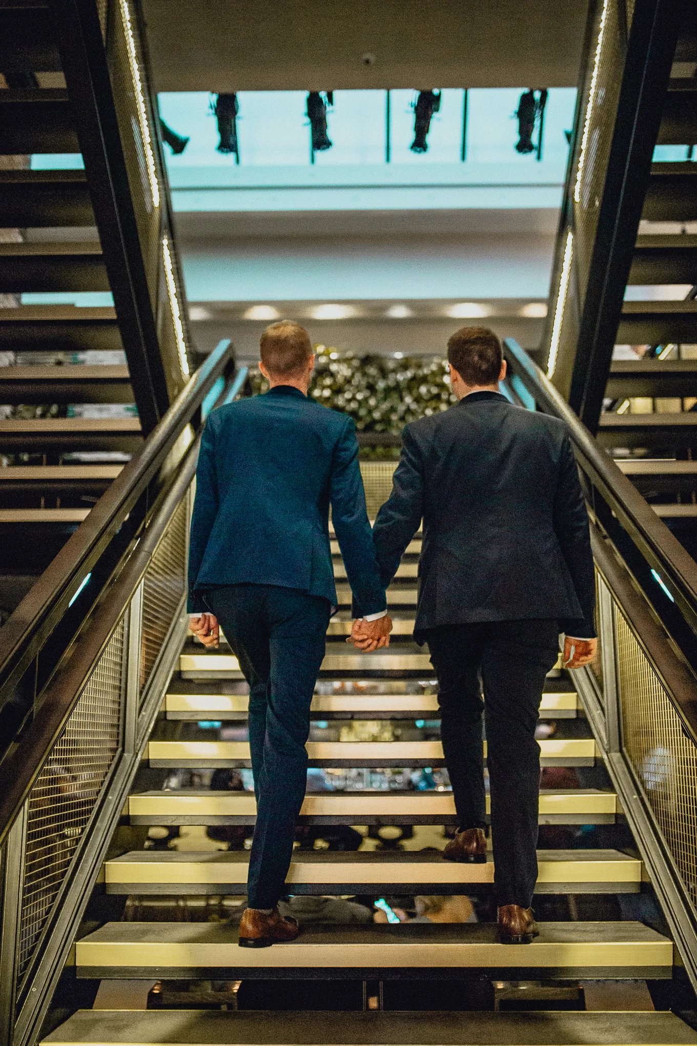 thompson-chicago-hotel-wedding-groom-portrait.jpg