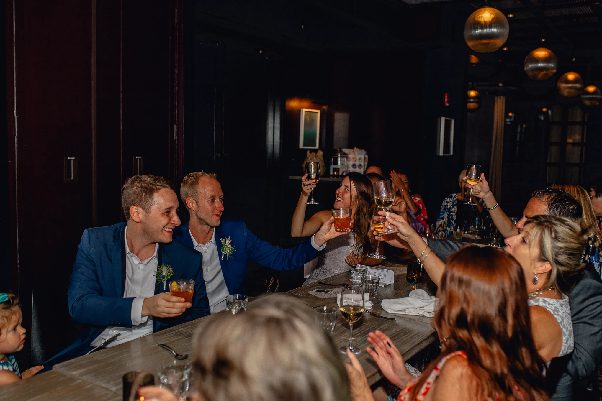 thompson-chicago-hotel-wedding-restaurant-dinner-cheers.jpg