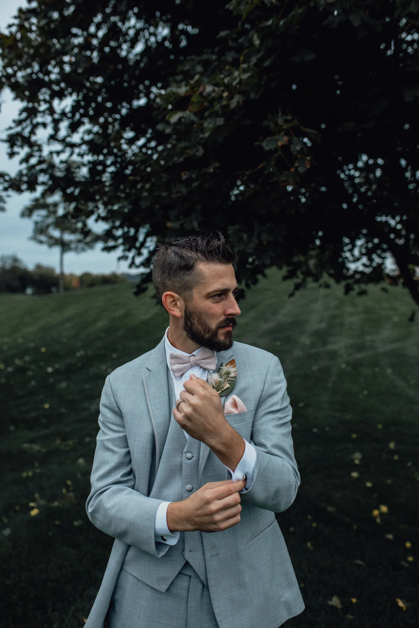 groom-portrait-on-golf-course-at-brandybrook.jpg