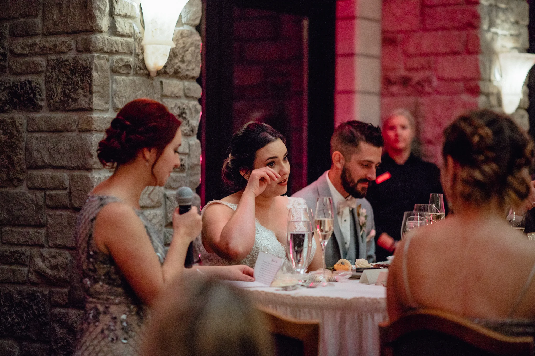 maid-of-honor-giving-speech-at-brandybrook.jpg