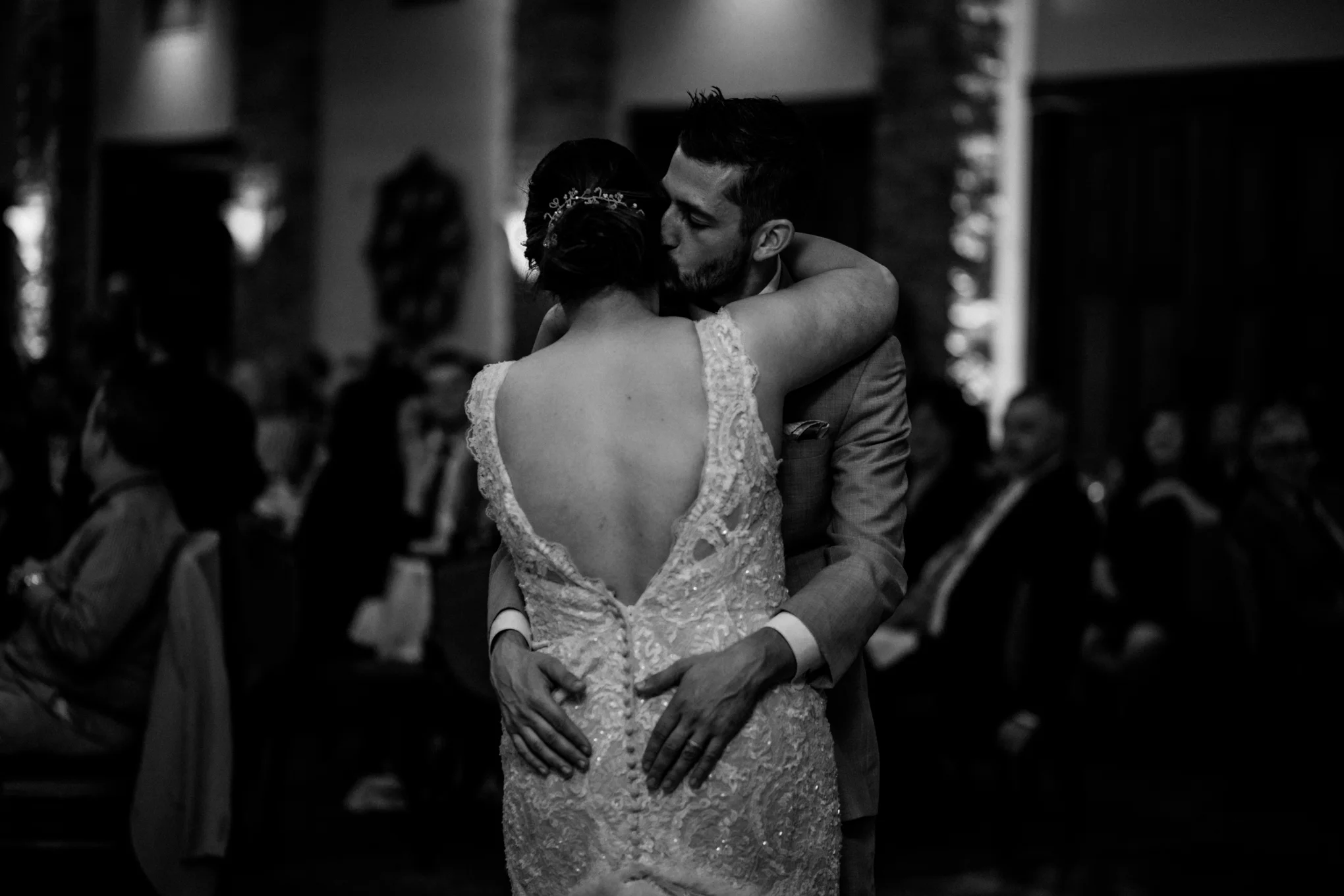 bride-and-groom-first-dance-at-brandybrook-black-and-white.jpg