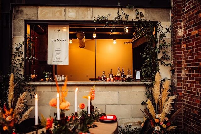 Current Mood? Sitting on our patio, soaking up this weather, and wishing I was enjoying a cocktail hour by @revelrevelry 🥃🍤 Photo Courtesy of @amberkoellingphotography 
Photographed at the #kkpauthenticitystyledsocial
Host Photographer: @kelsikliet