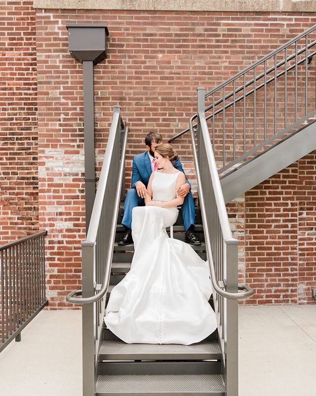 Did anyone else spend the whole weekend outside enjoying this perfect weather? 
We&rsquo;re focusing on sprucing up our outside spaces today in preparation for a summer full of beautiful weddings ☀️ Photographer @kelsikliethermesphotography 
Bridal G