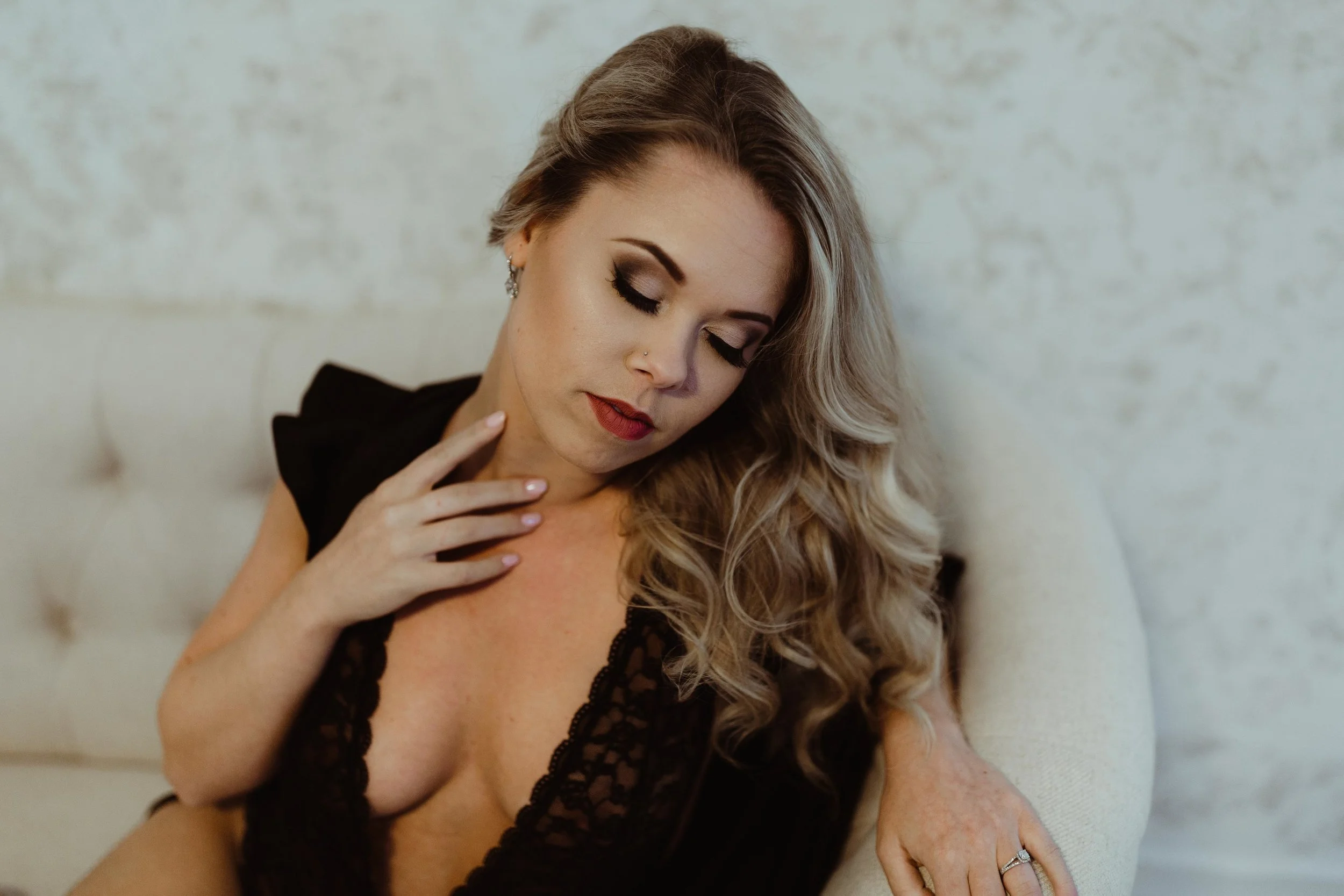 LindseyBoudoir-2016(7of165).jpg