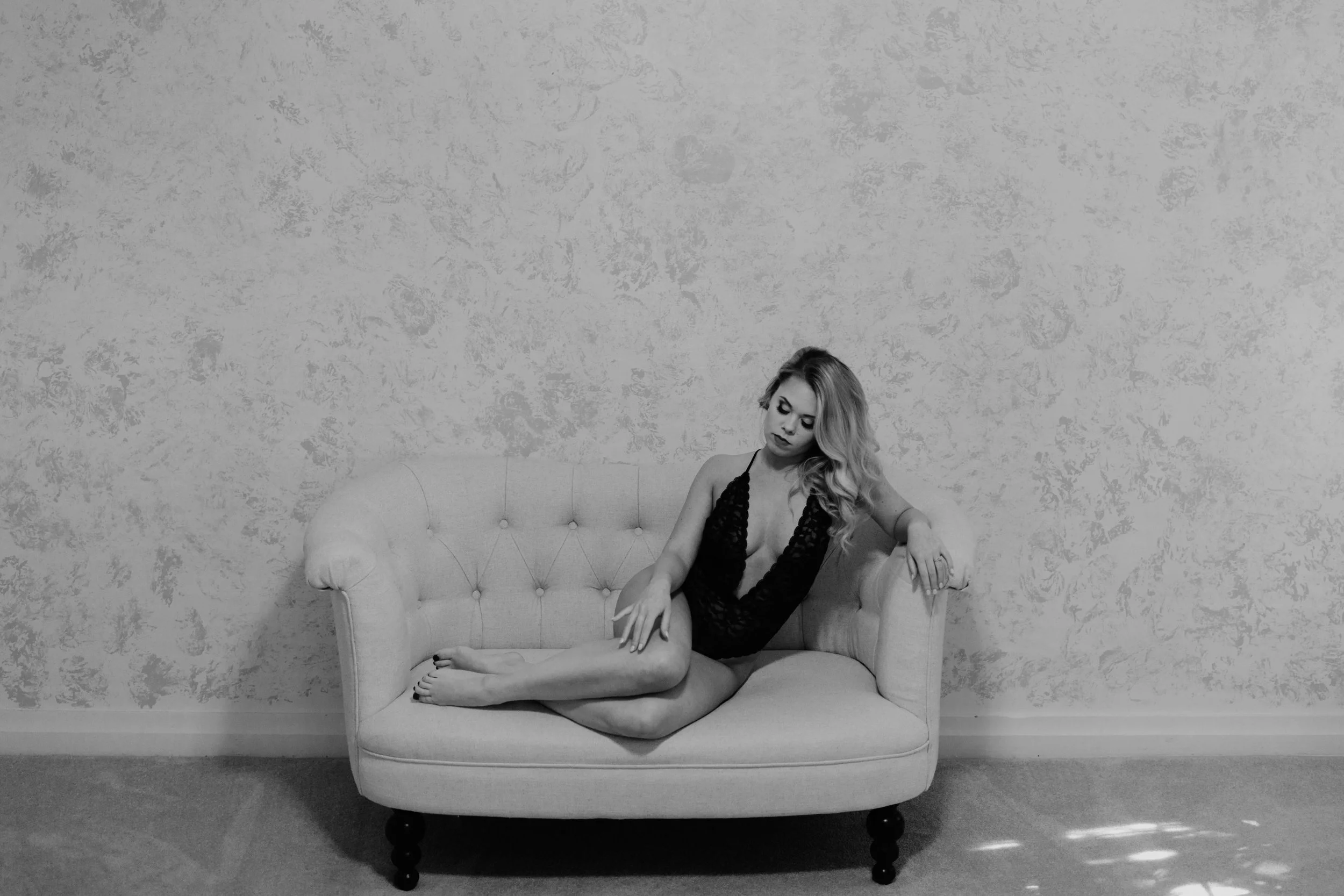 LindseyBoudoir-2016(8of165).jpg