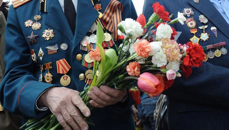 WWII Soviet Veteran Honors Americans on Victory Day