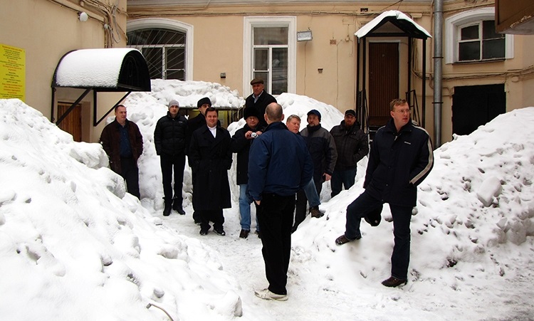 Students and professors in the courtyard of the seminary. That was a very snowy season. March 2010.