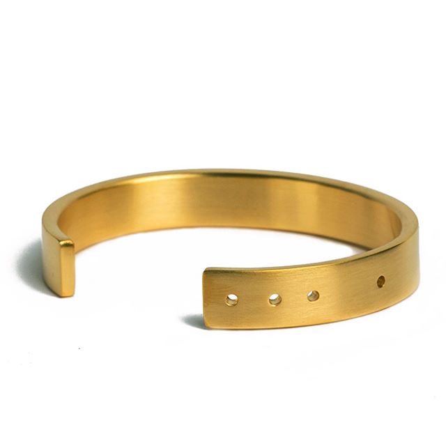 Our 18-karat gold-plated Thin Cuff, up for auction at @welovehanalei, because we love Hanalei. Auction ends April 30.