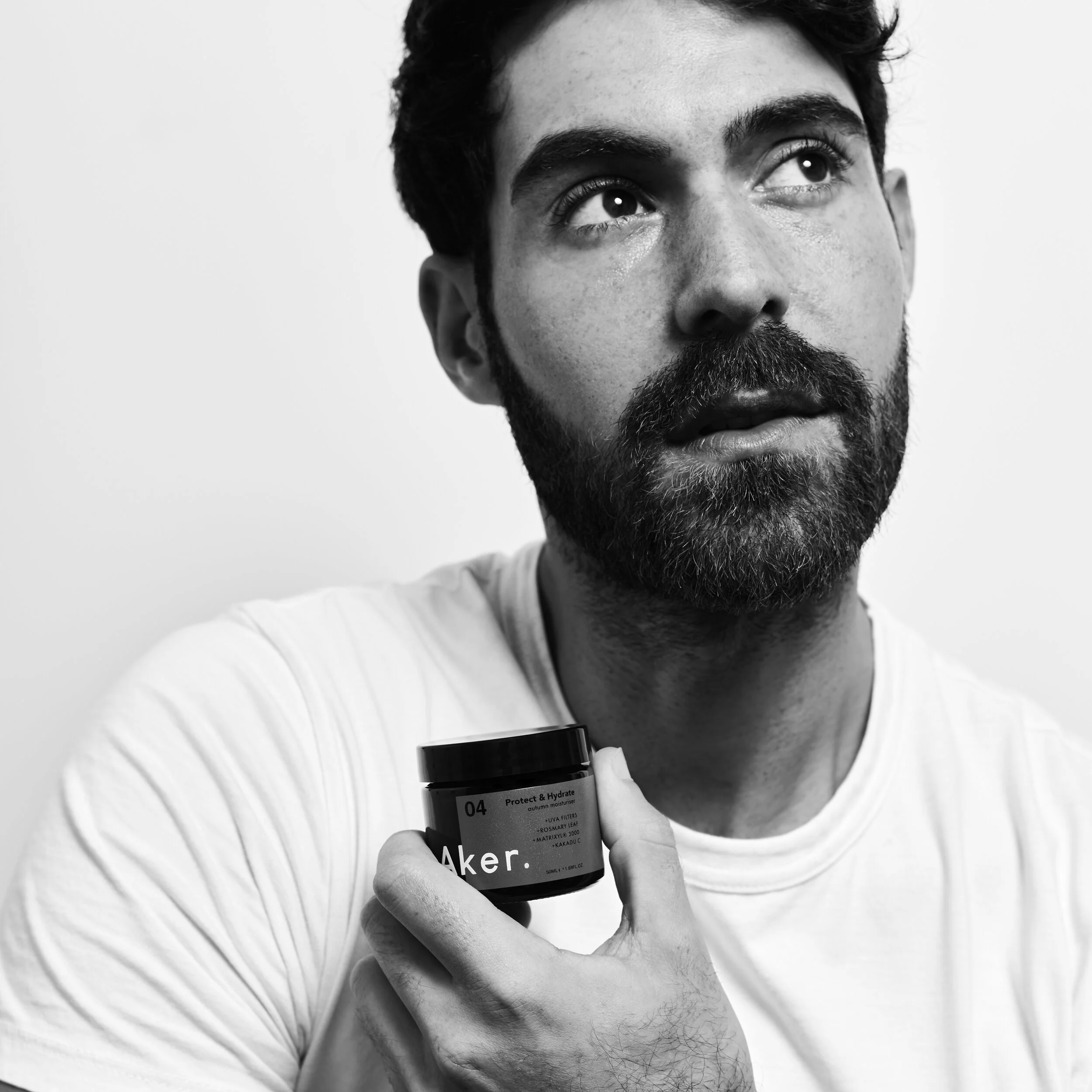 Aker Model Holding Autumn In Tshirt 2.jpg