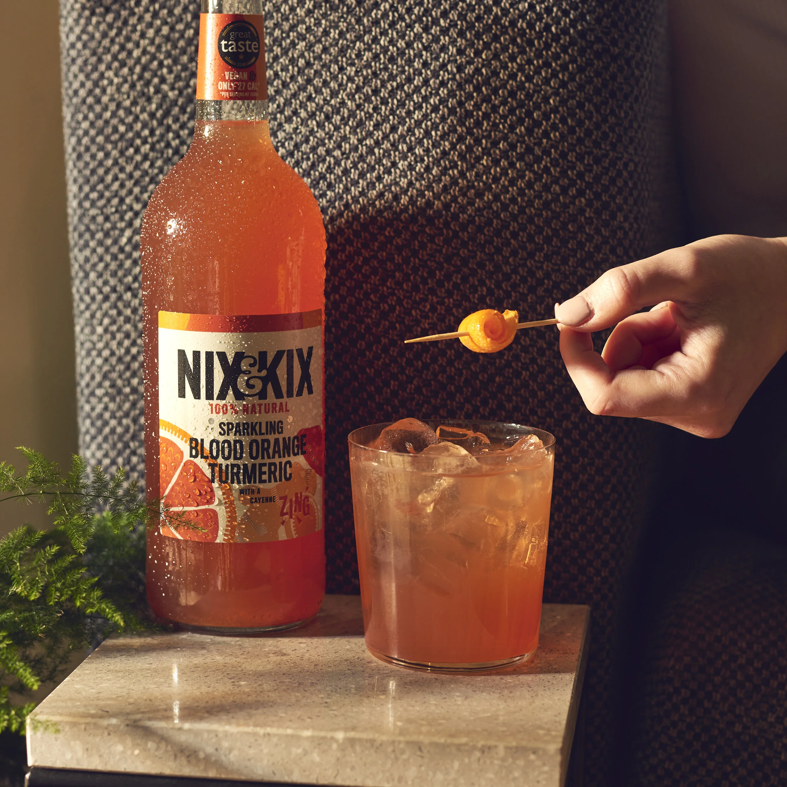 Nix & Kix_Evening_Blood Orange & Turmeric Close Up.jpg