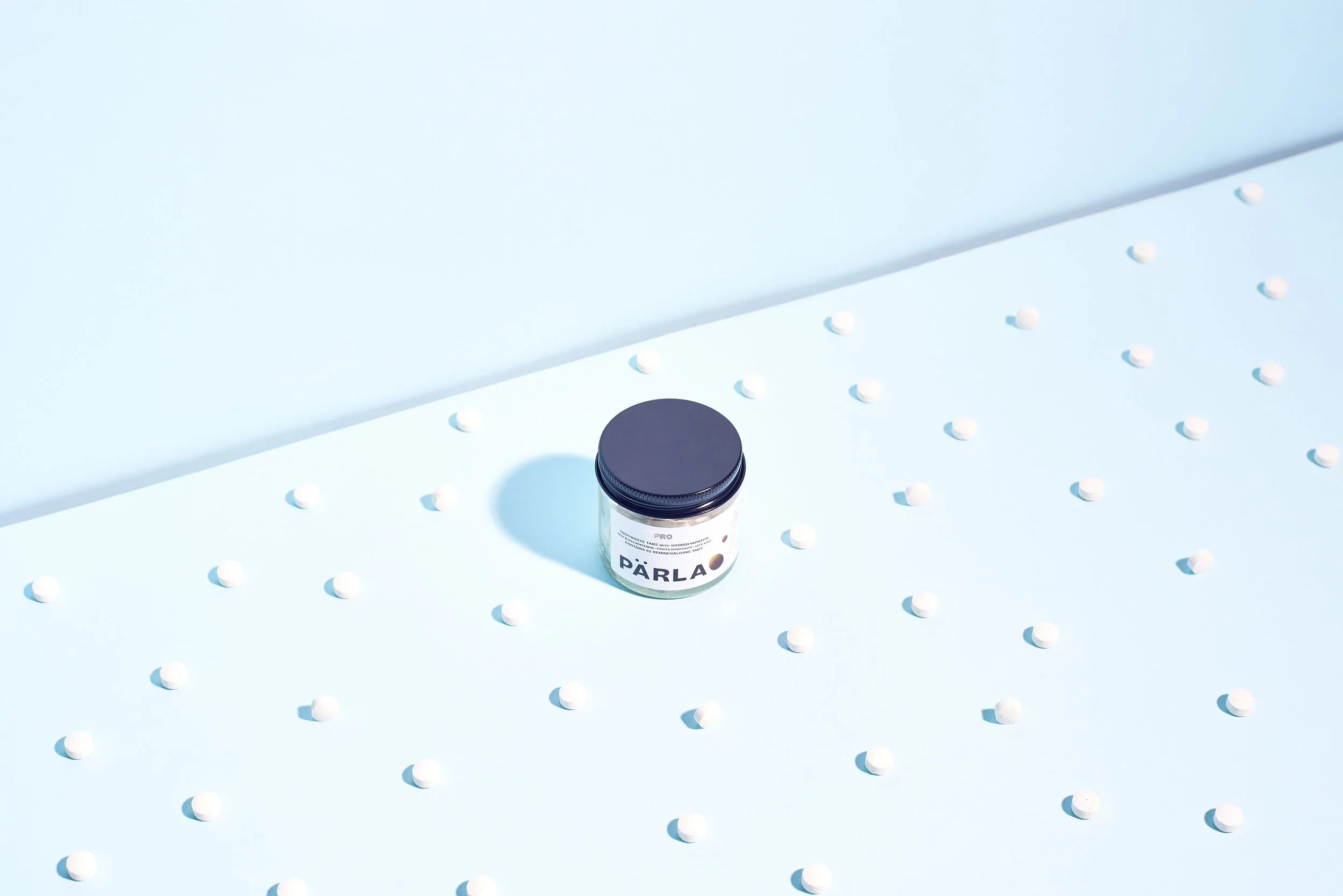 Parla_Jar_Surrounded_By_Tabs_One_Month_Pro_Foil.jpg